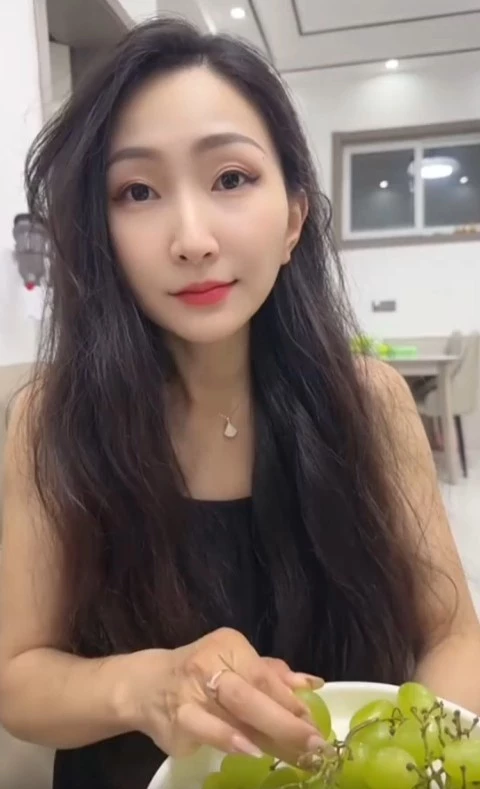 穿這樣幫你按沒有比外面香嗎