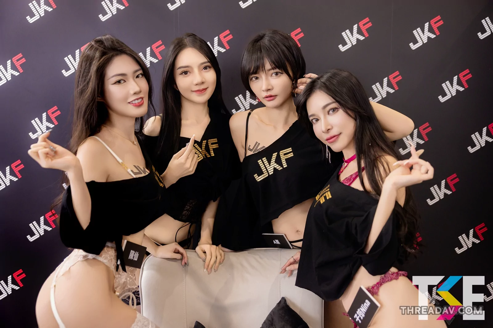 JKF VIP限定攝影會體驗！被「美乳翹臀」包圍，比齊人之福還爽！