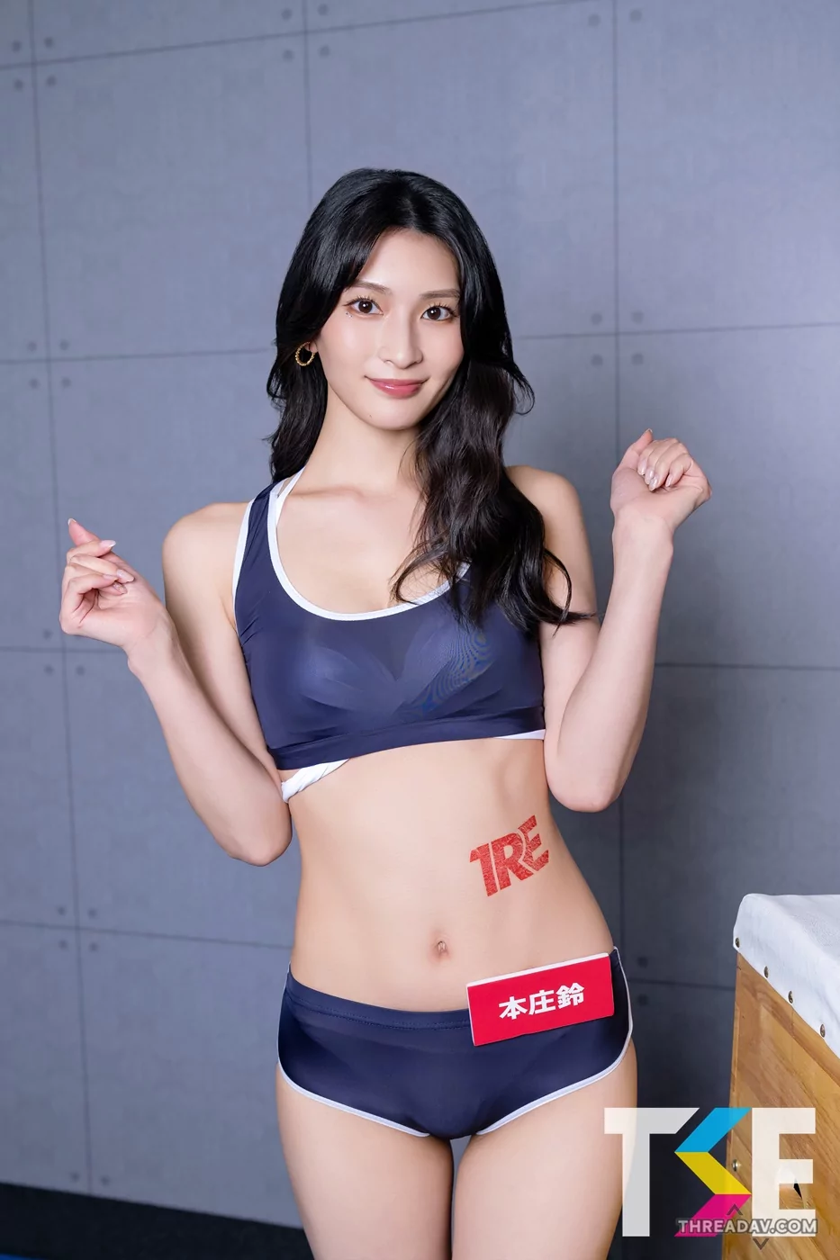 本庄鈴純慾感大爆發！TSE學服祭粉絲排隊搶朝聖