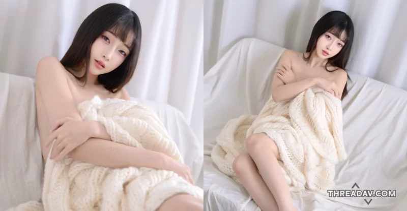 「玲奈Lena」性感聖誕披針織登場，粉絲快來掀被子！