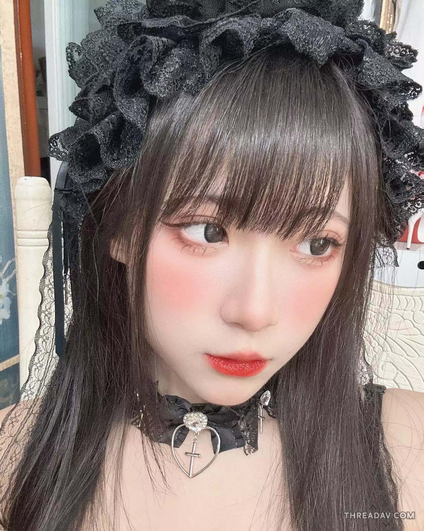 「台越混血巨乳正妹」性感兔女郎黑絲蜜大腿網友直呼：想被夾死！