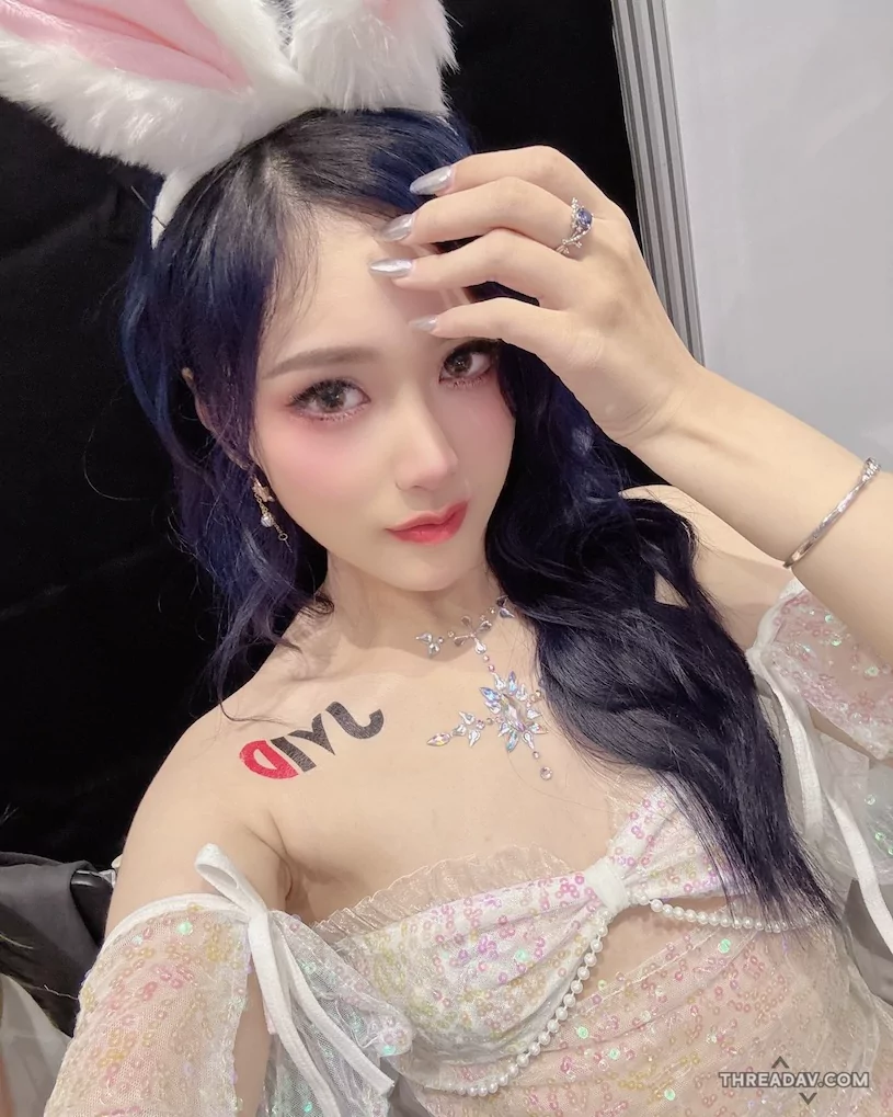 【必看】性感正妹「森井優」火辣開撩！魅力電眼＋迷人美胸大公開！