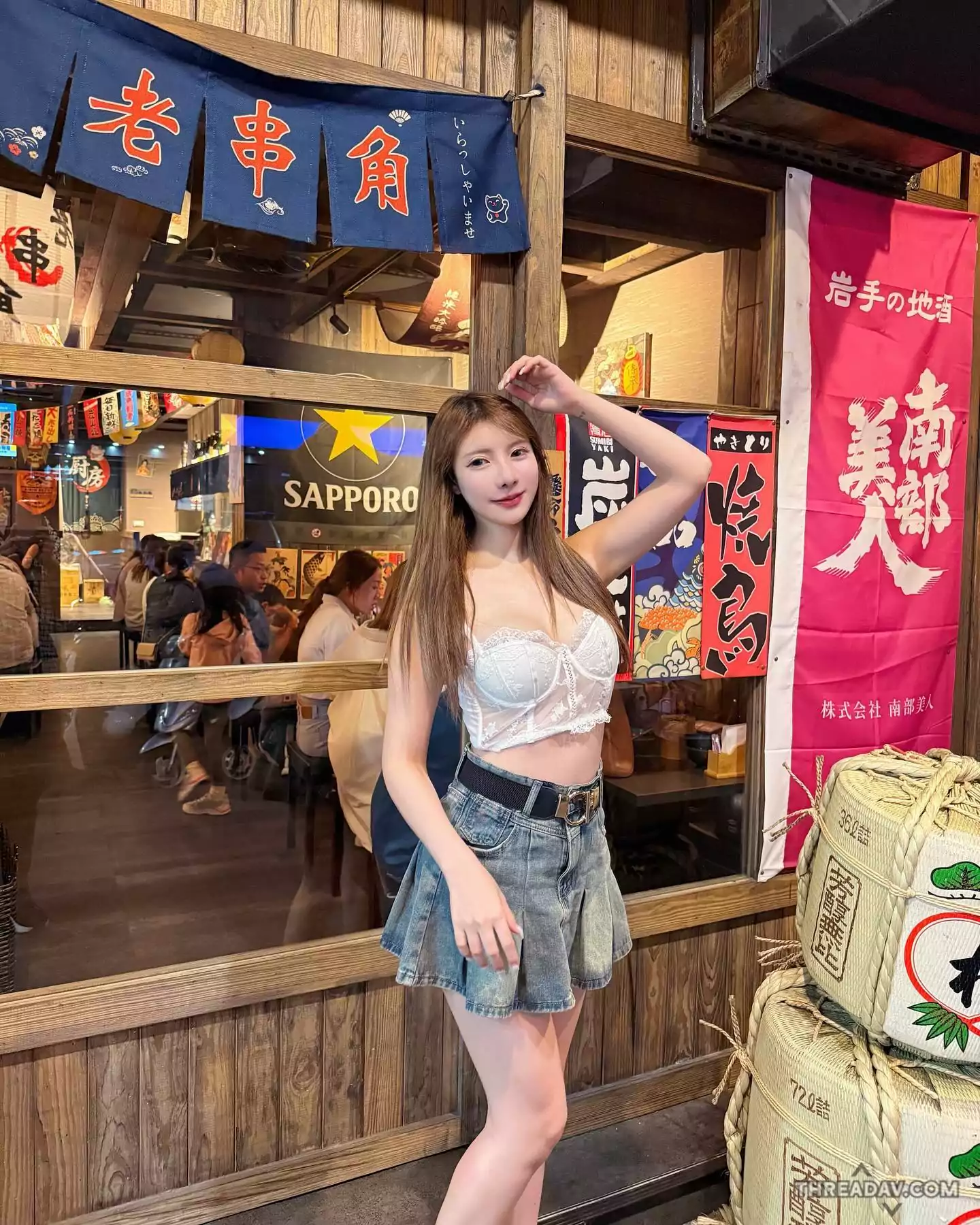 瘋狂居酒屋現火辣正妹「丁丁」！店內「馬甲爆乳」讓你忍不住一醉情深 - 網路美女爆紅必看