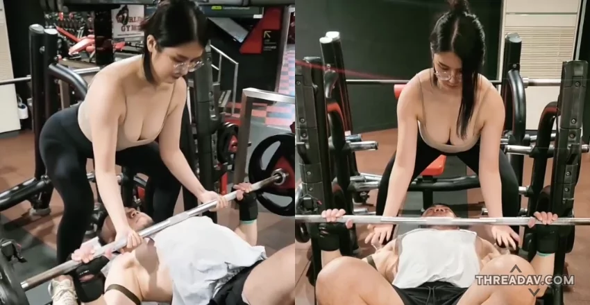 超級性感！巨乳健身教練幫學員扶槓，畫面驚豔全場 - 網路美女