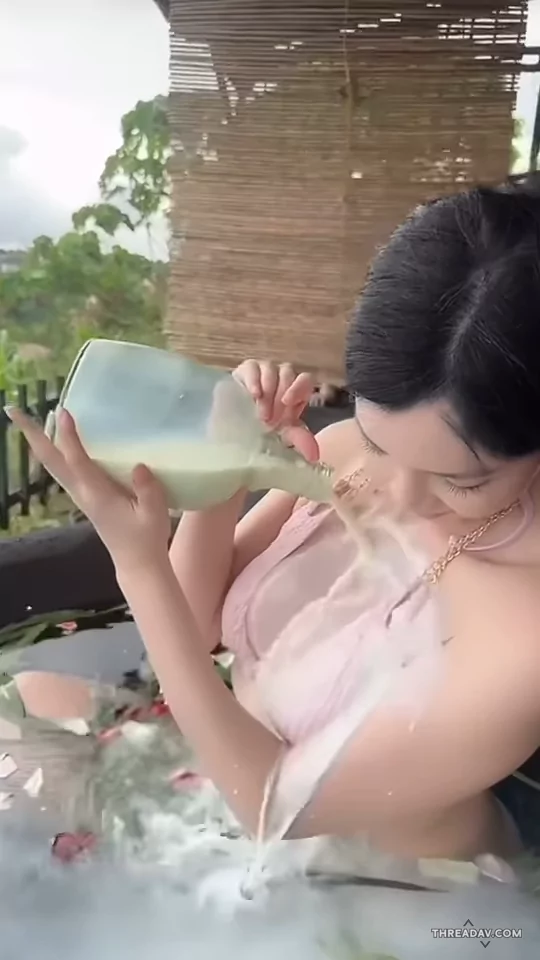 【必看】長腿女神「羅莉」曬美腿視角，讓你忍不住想多看幾眼！