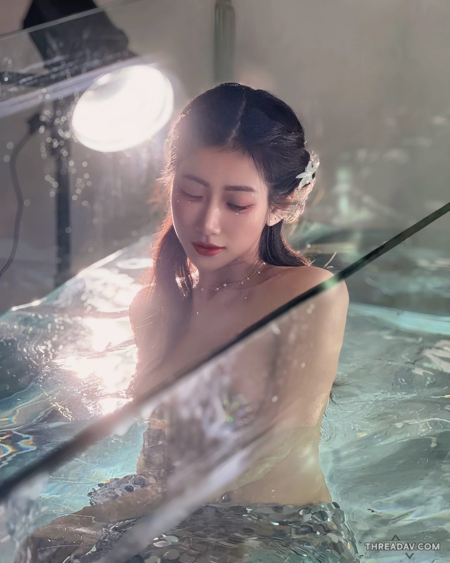 《比特Ariel》性感美人魚征服日本：參加史上最大泳池攝影會
