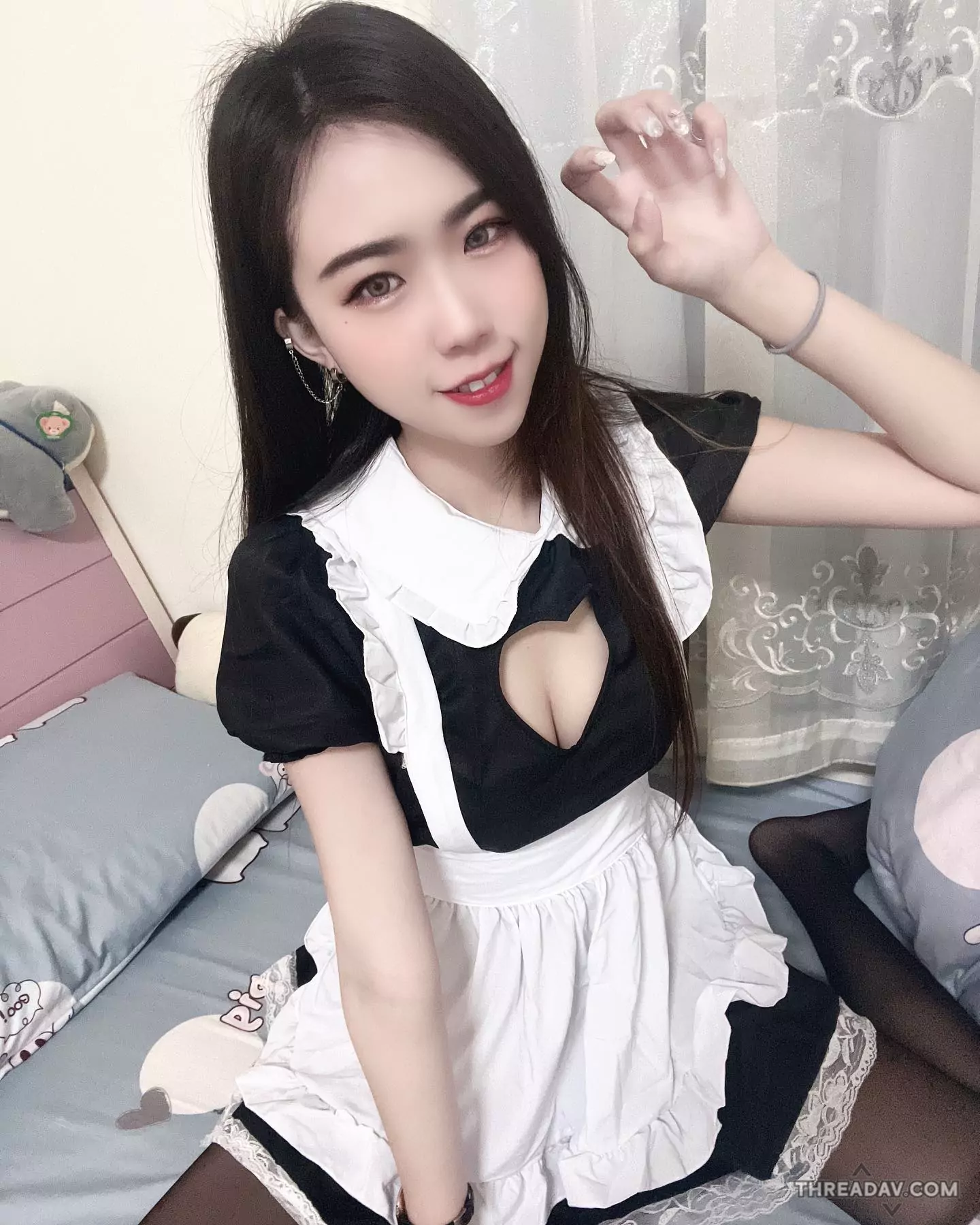 爆乳黑絲襪女僕「妖妖」開洞鴨子坐，獨家流量密碼揭曉！