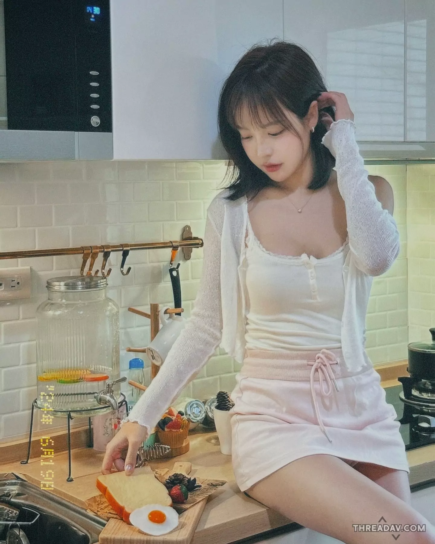 網路美女UU提供「乳香早餐」，每個男人的夢想精神糧食！