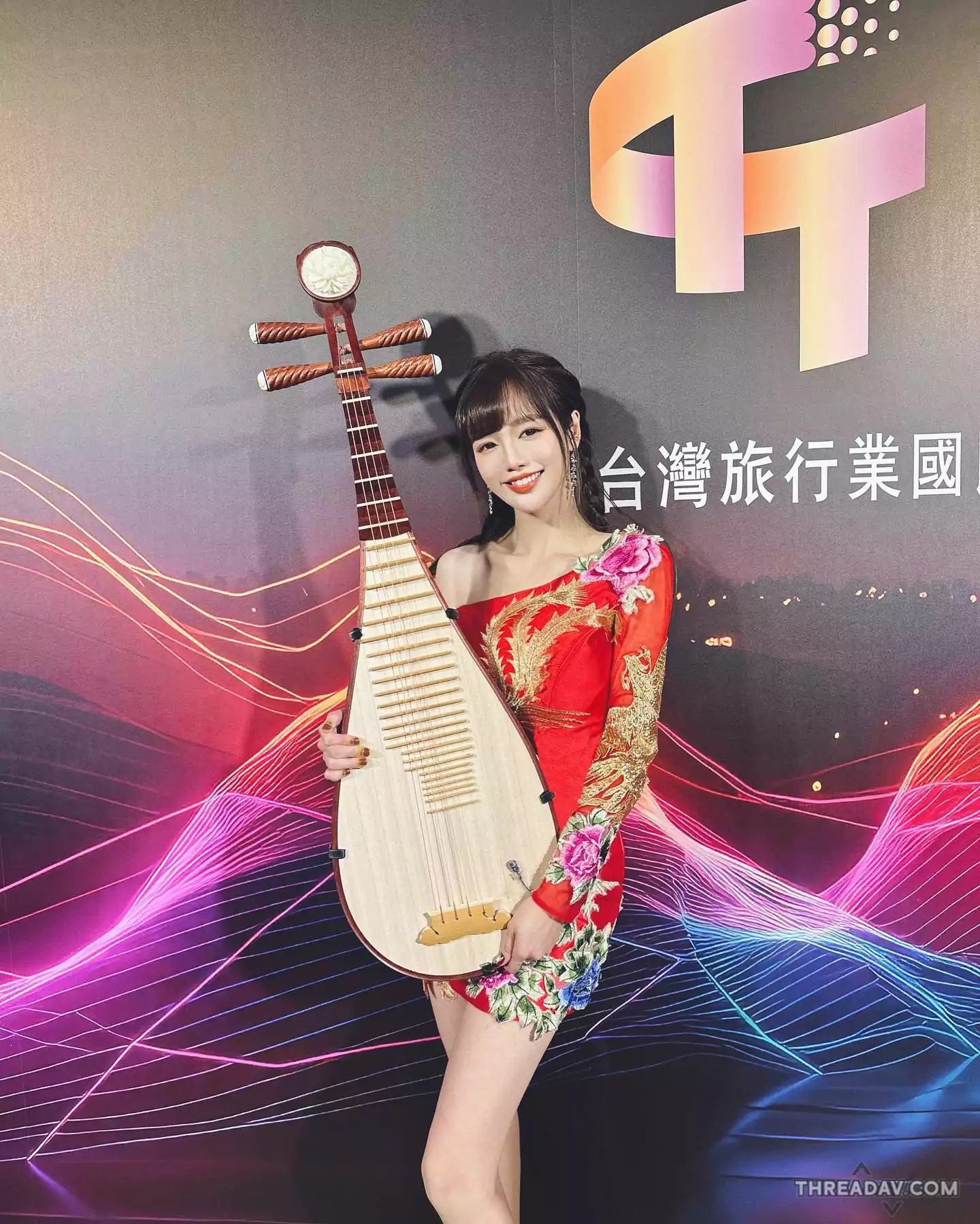 全台最正Uber司機！童顏巨乳正妹駕照考過，準備上路啦！ - 網路美女