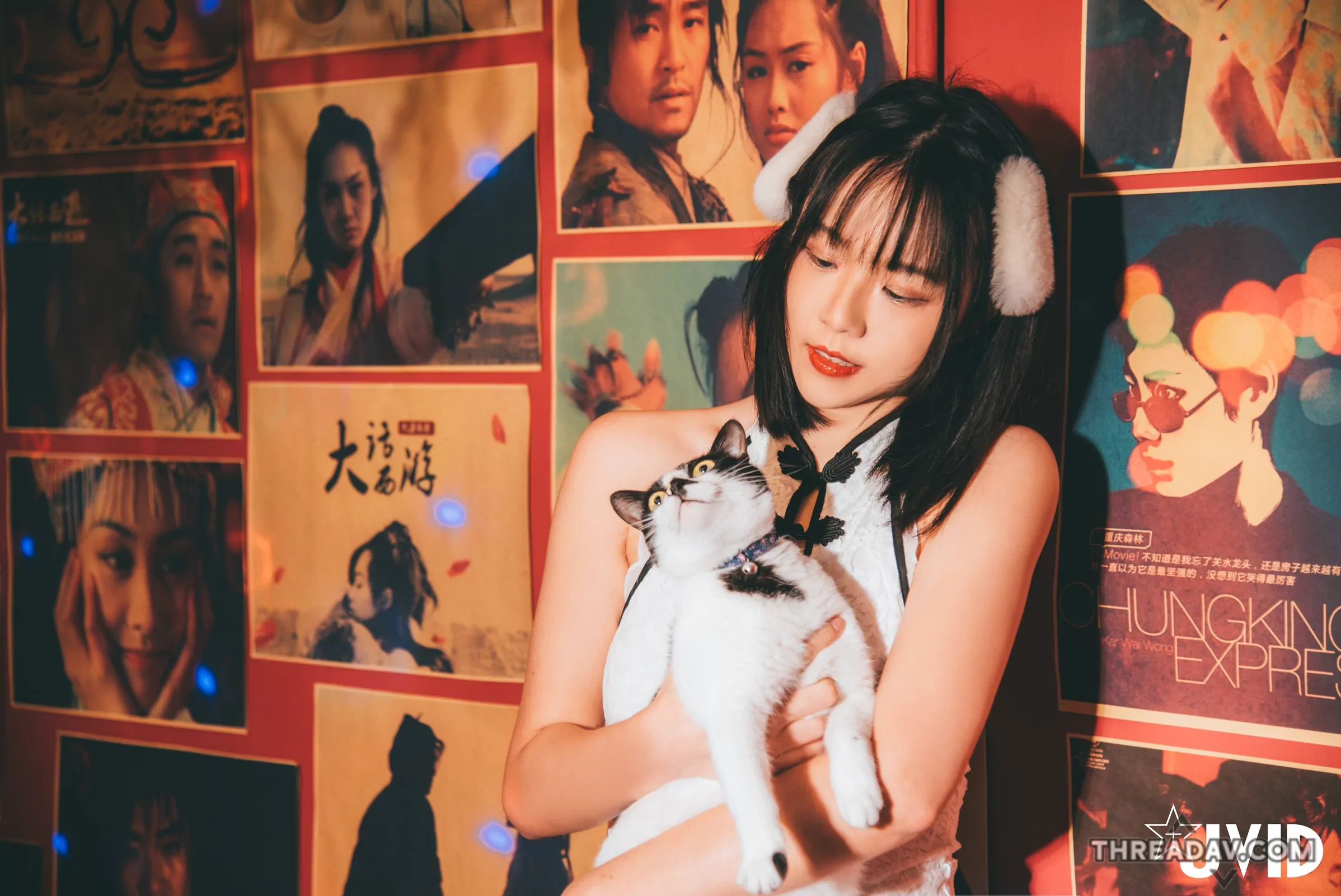 【網路美女】JVID「旗袍色香妃」展現極致誘惑！貼身旗袍完美襯托迷人曲線