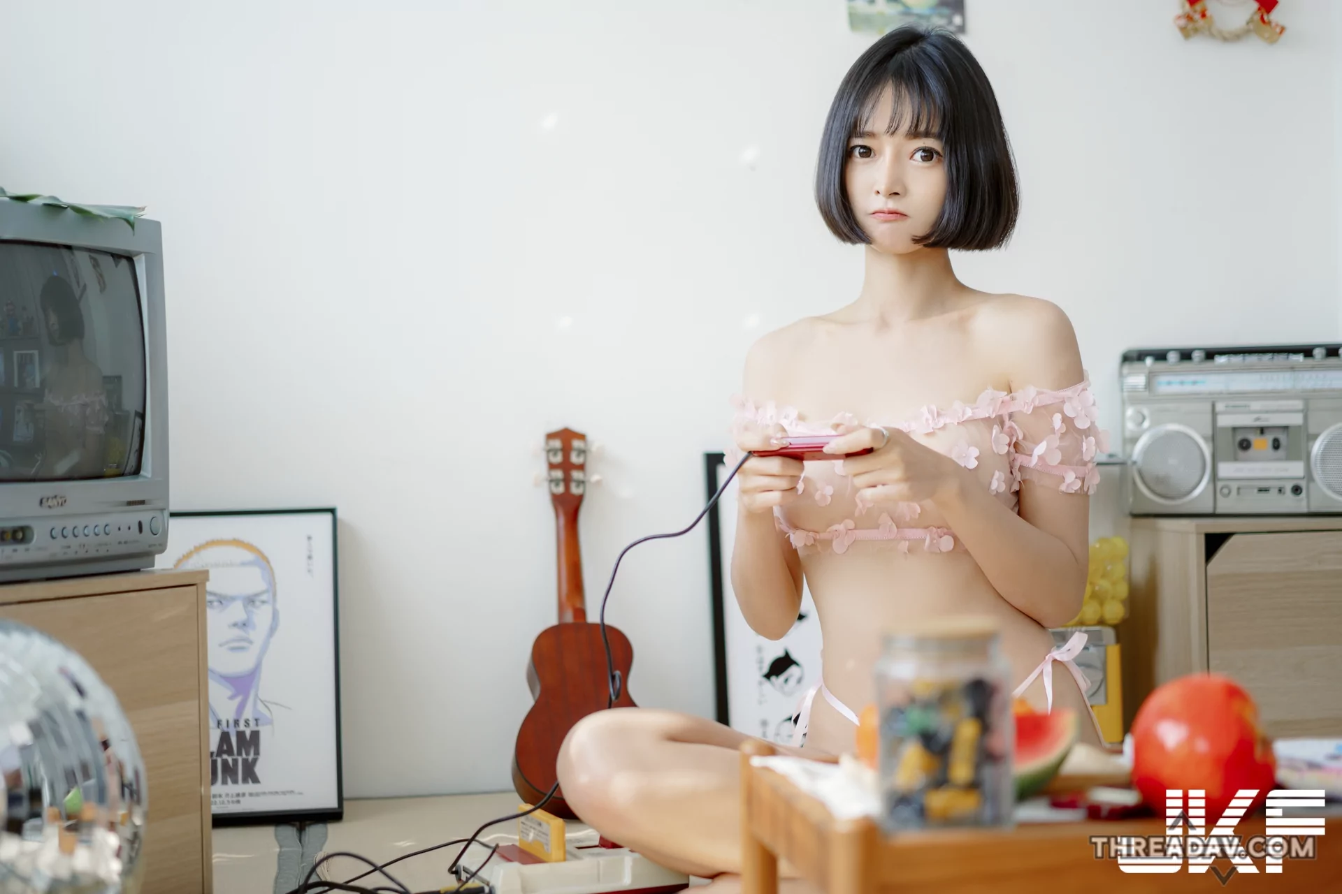 「A栗Eri」超性感透視裝：雪白美肌隱約展現，網絡美女引爆網路！