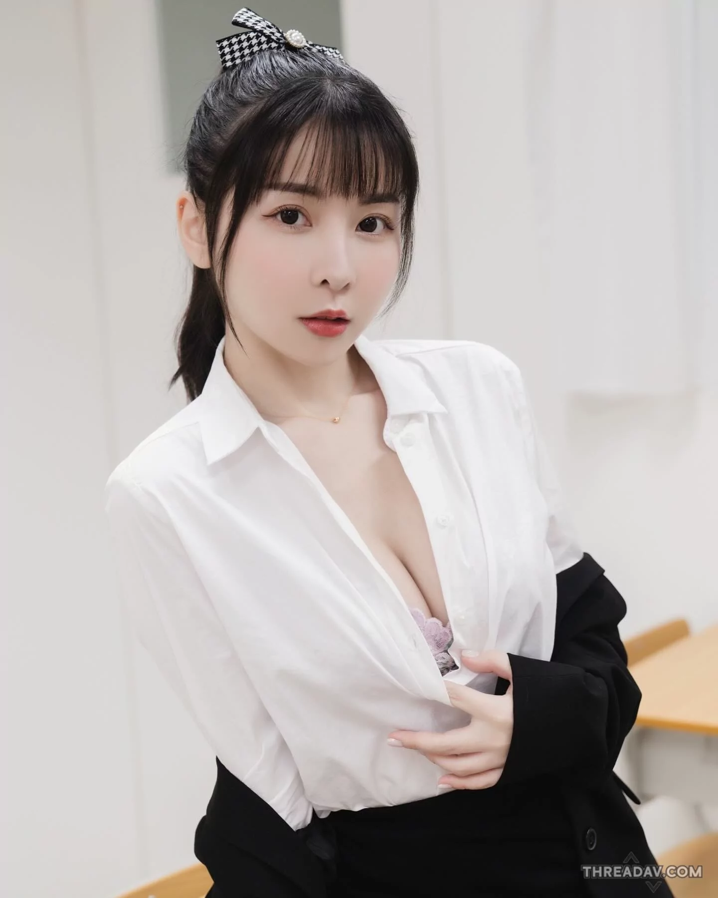 學習性感老師的《Tiny胎尼》脫衣教學法，讓你成為焦點！