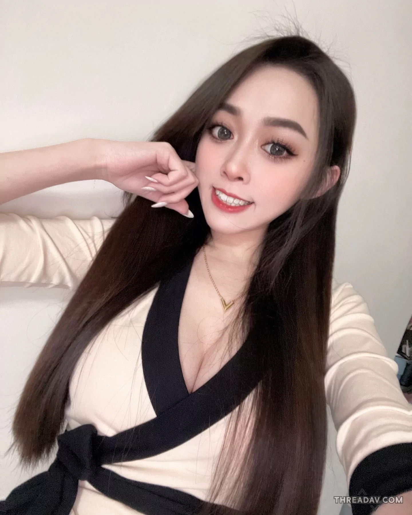 驚艷！電眼美甲師比基尼造型曝光，隱藏魅力全面解放！