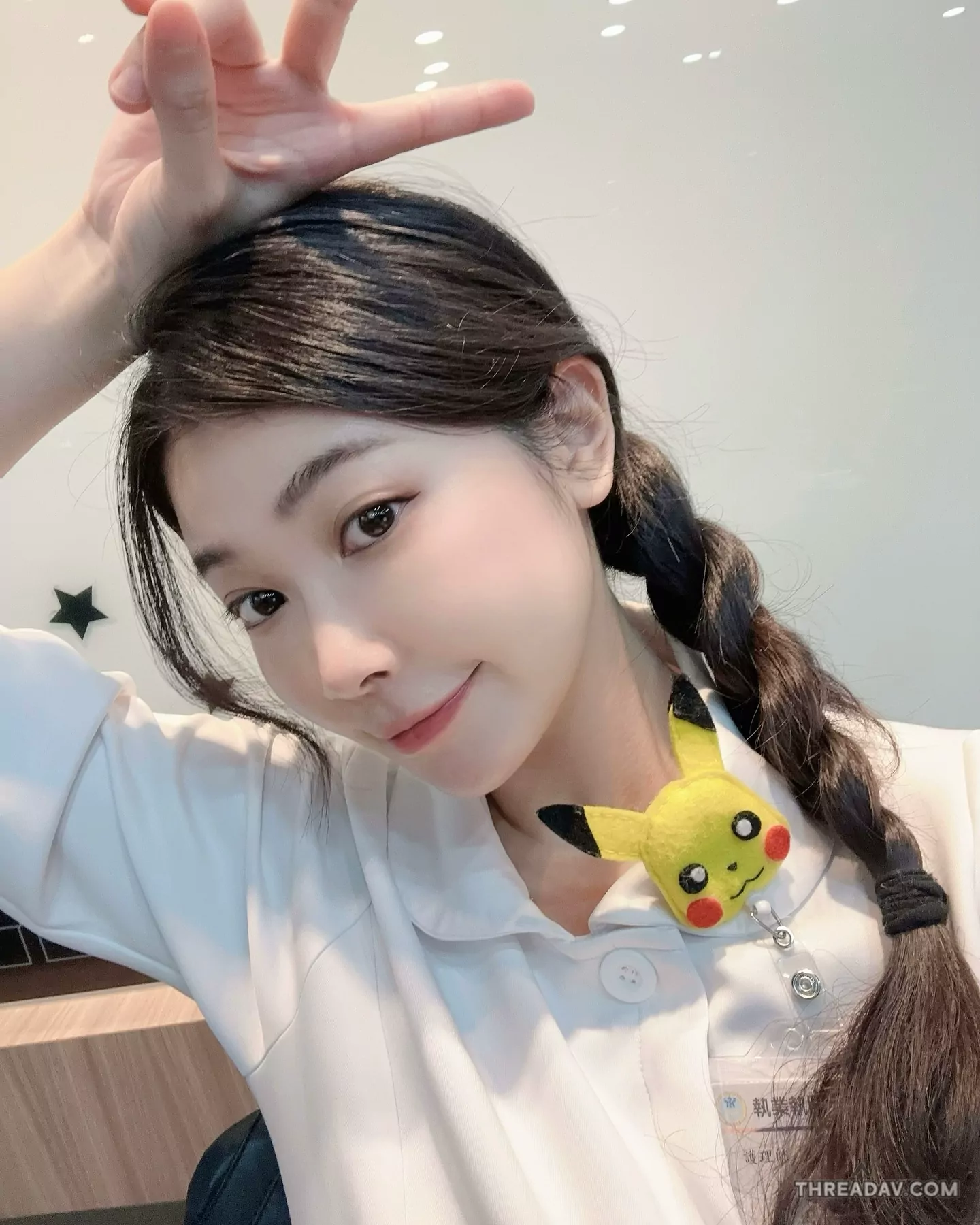 正妹護理師小U火辣曝光！制服下的驚人「白嫩雙球」讓網友瘋狂！