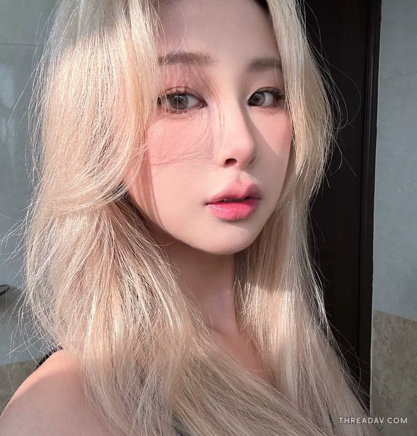 台藝大正妹Jenny化身美人魚！海邊泳裝照美到令人屏息