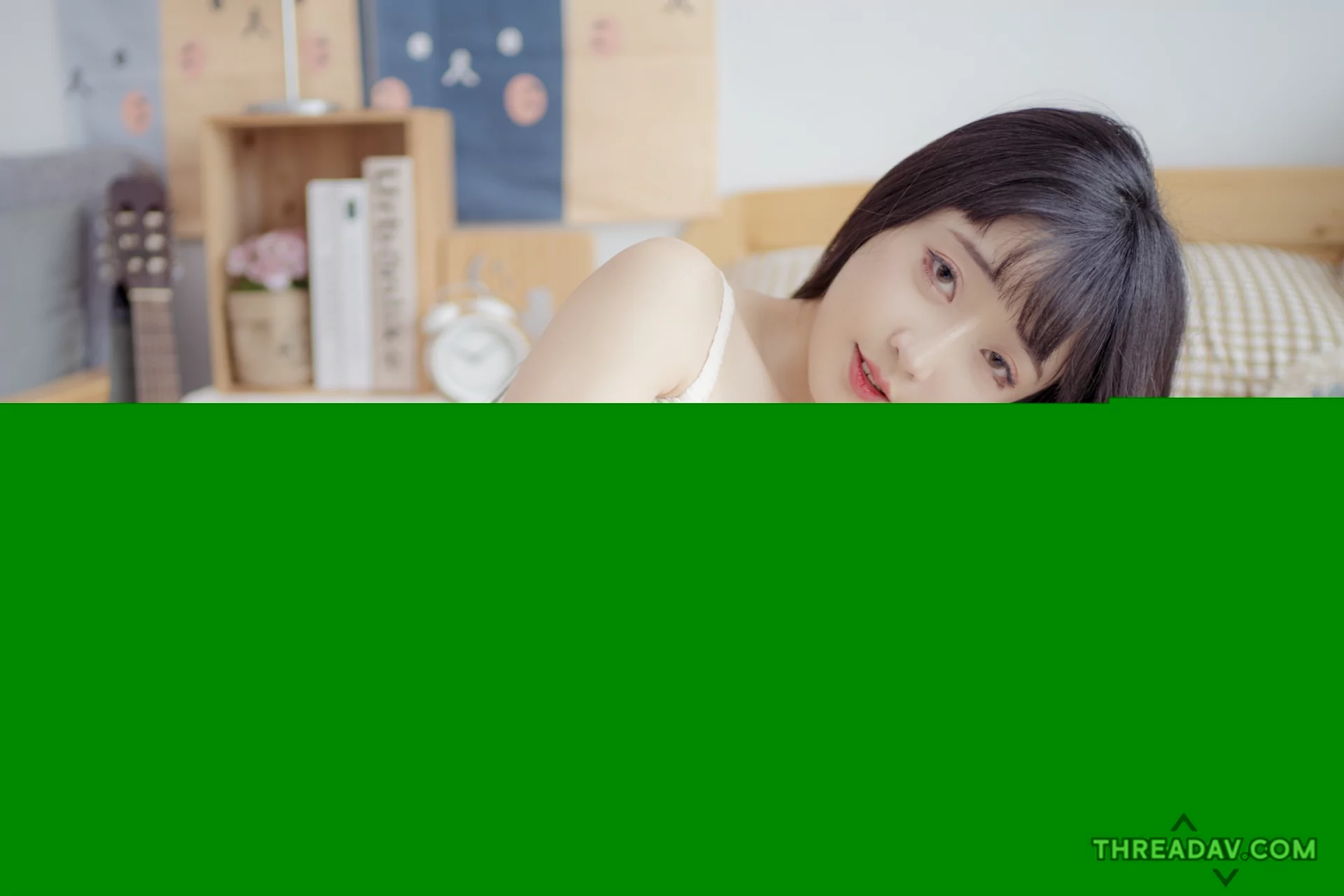 玲奈Lena假日狂歡！陽光下撩內衣露渾圓南半球