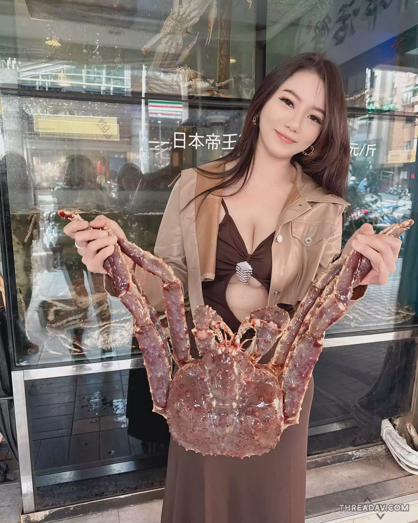 中壢最辣髮型設計師上圍過於豐滿！客人反應超驚人
