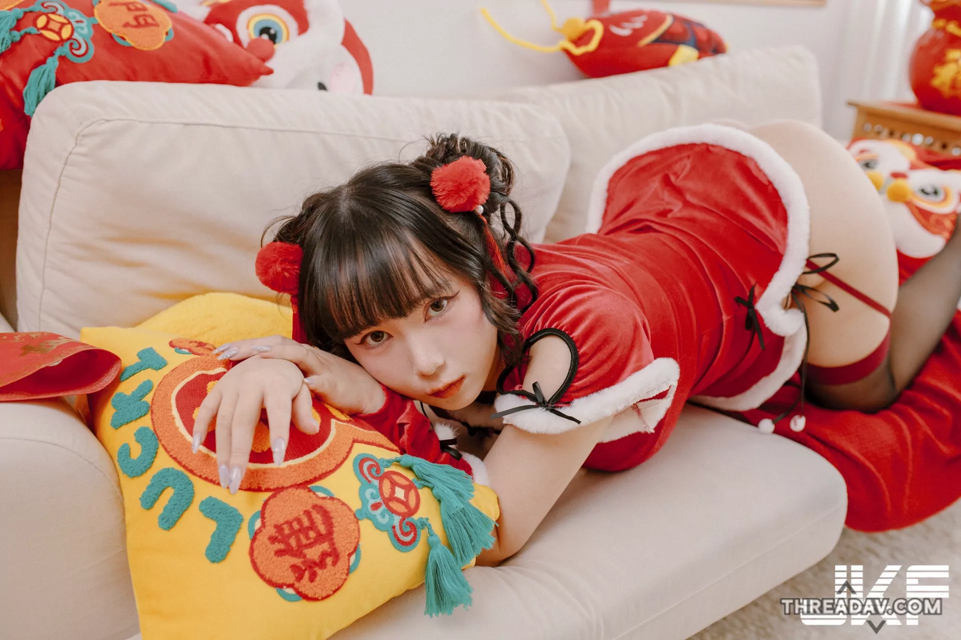 巨乳小隻馬「于心」的爆乳祝福，緊身旗袍裝曲線爆辣！ - 網路美女大公開