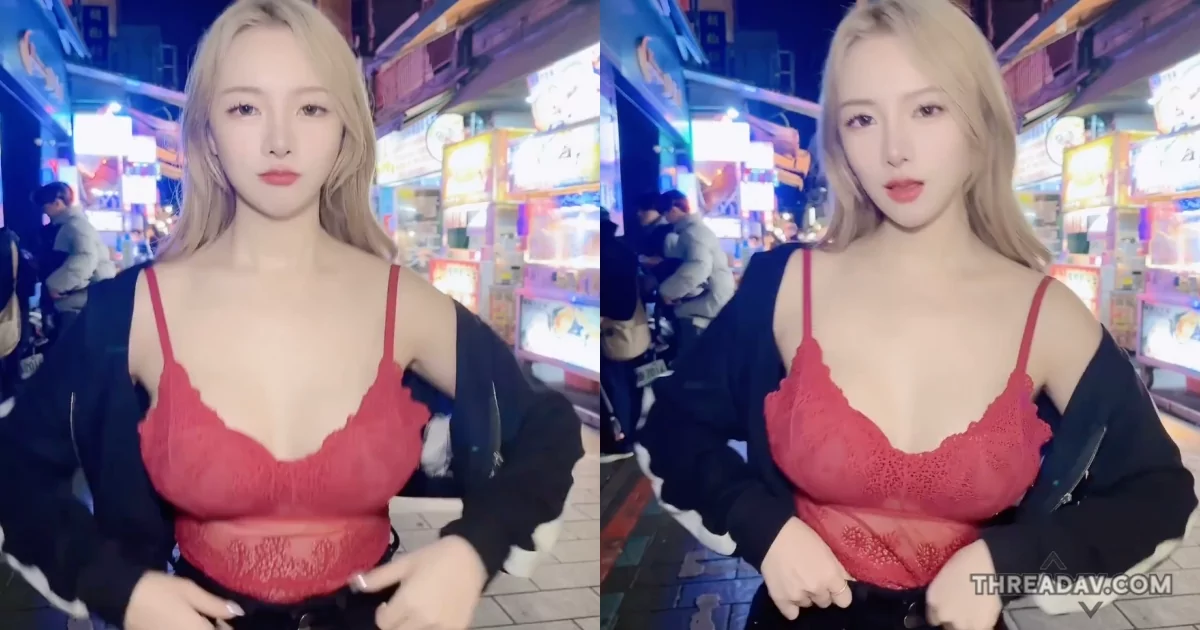 「巨乳御姐丁丁」大紅色內衣外穿逛夜市，挺兩粒祝大吉大利！