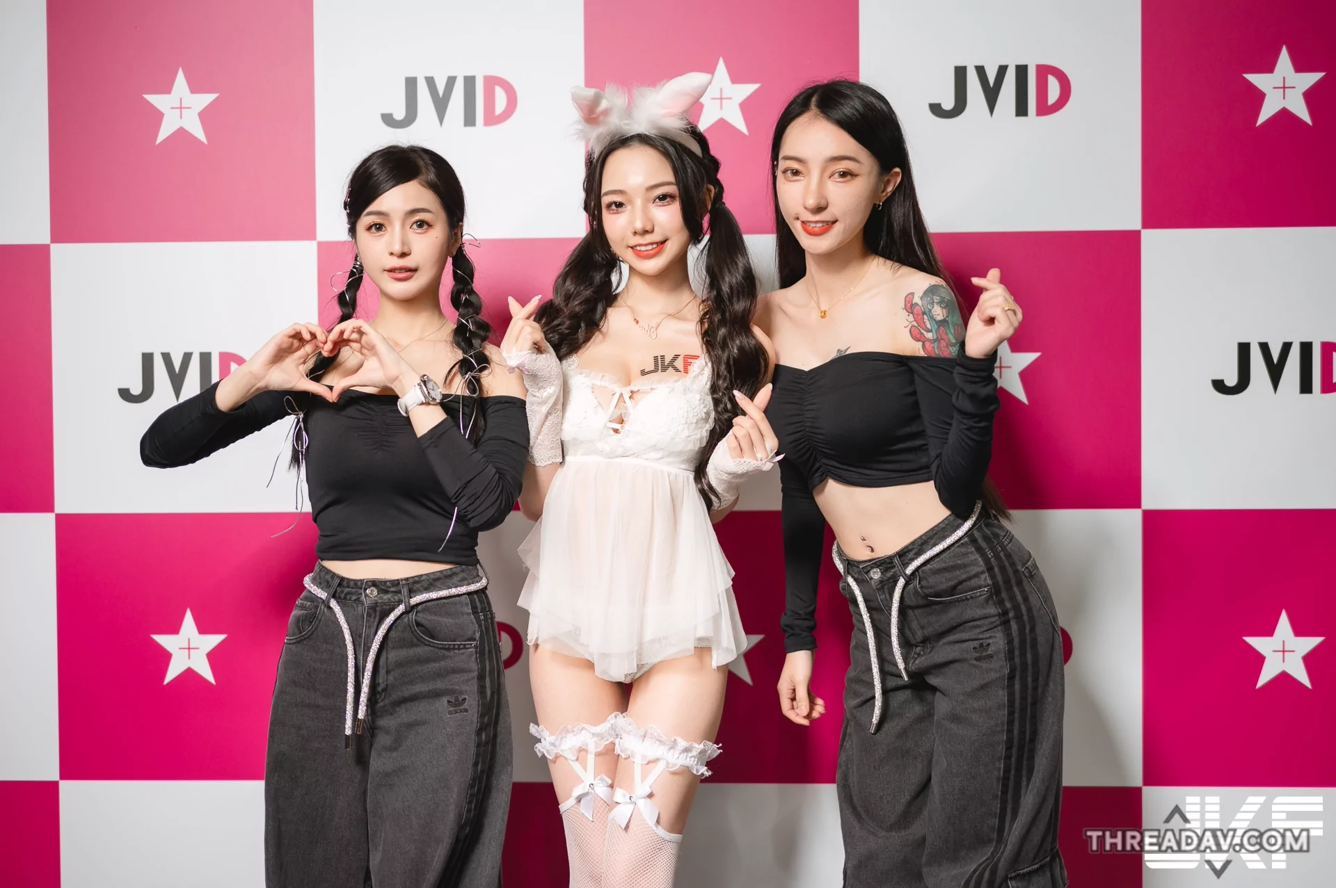 超火爆！JVID代言美女啾啾、飄飄、辰辰領銜「粉絲感謝祭」盛大開幕