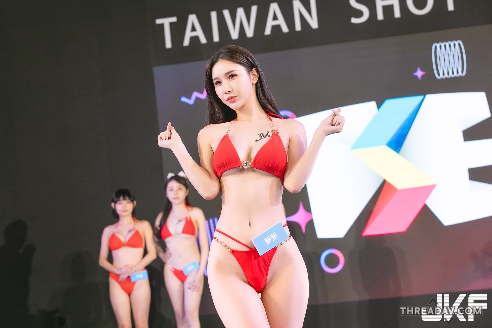 兔兔美女「夢夢」現身TSE展現雪白肌膚與細腰，粉絲瘋狂點讚！