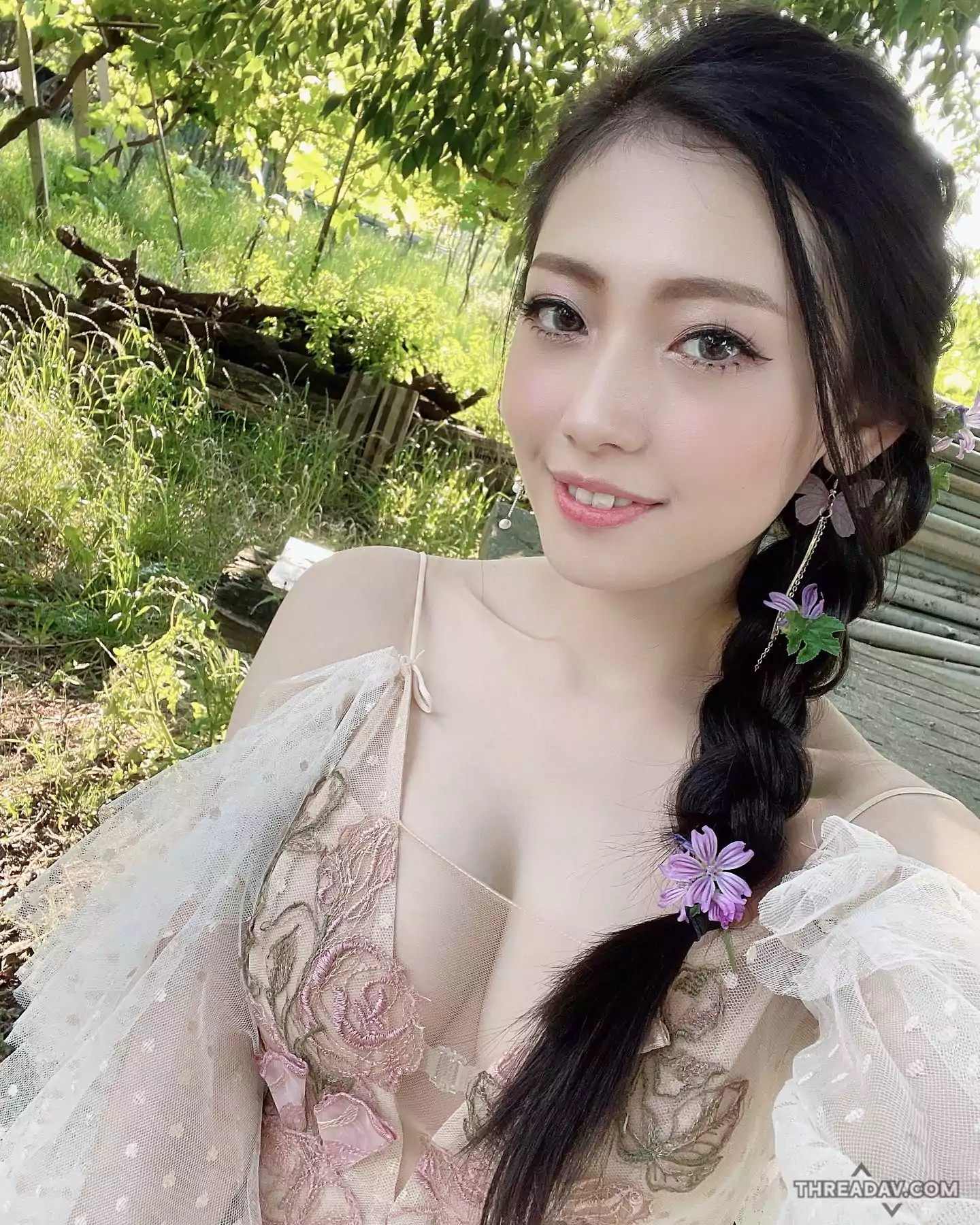 夏暮光：從殯葬服務人員轉型為性感模特兒，大體化妝師的驚人轉變！- 網路美女