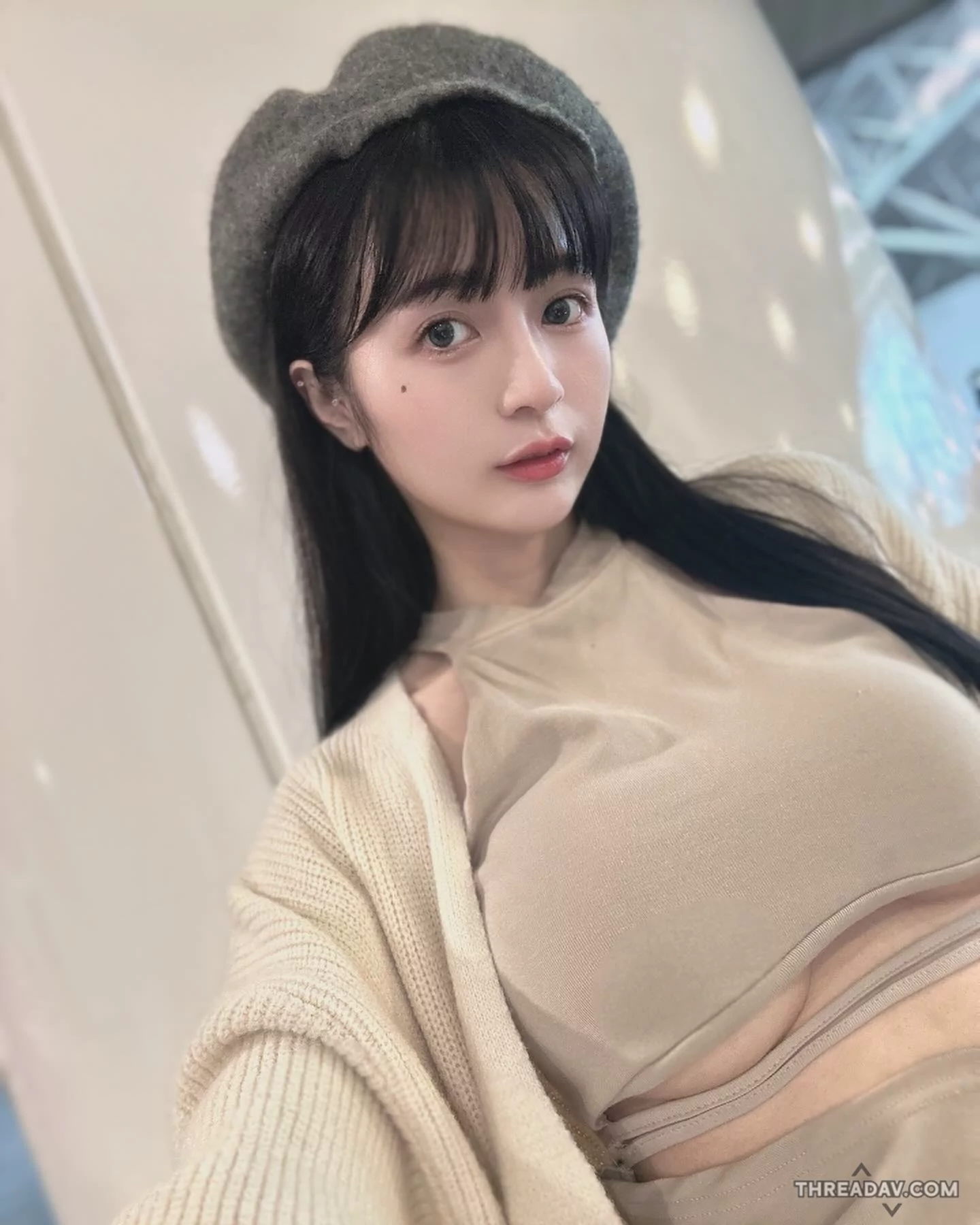 辣眼睛！性感女神《辰辰》偷穿妹妹衣服大膽秀身材　網友驚呼渾圓下乳探出頭