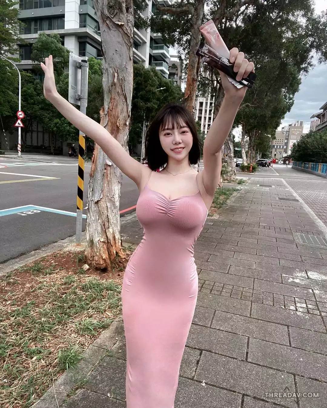 小隻馬米米換上超辣「後媽裙」，穿上後太性感！ - 網路美女穿搭