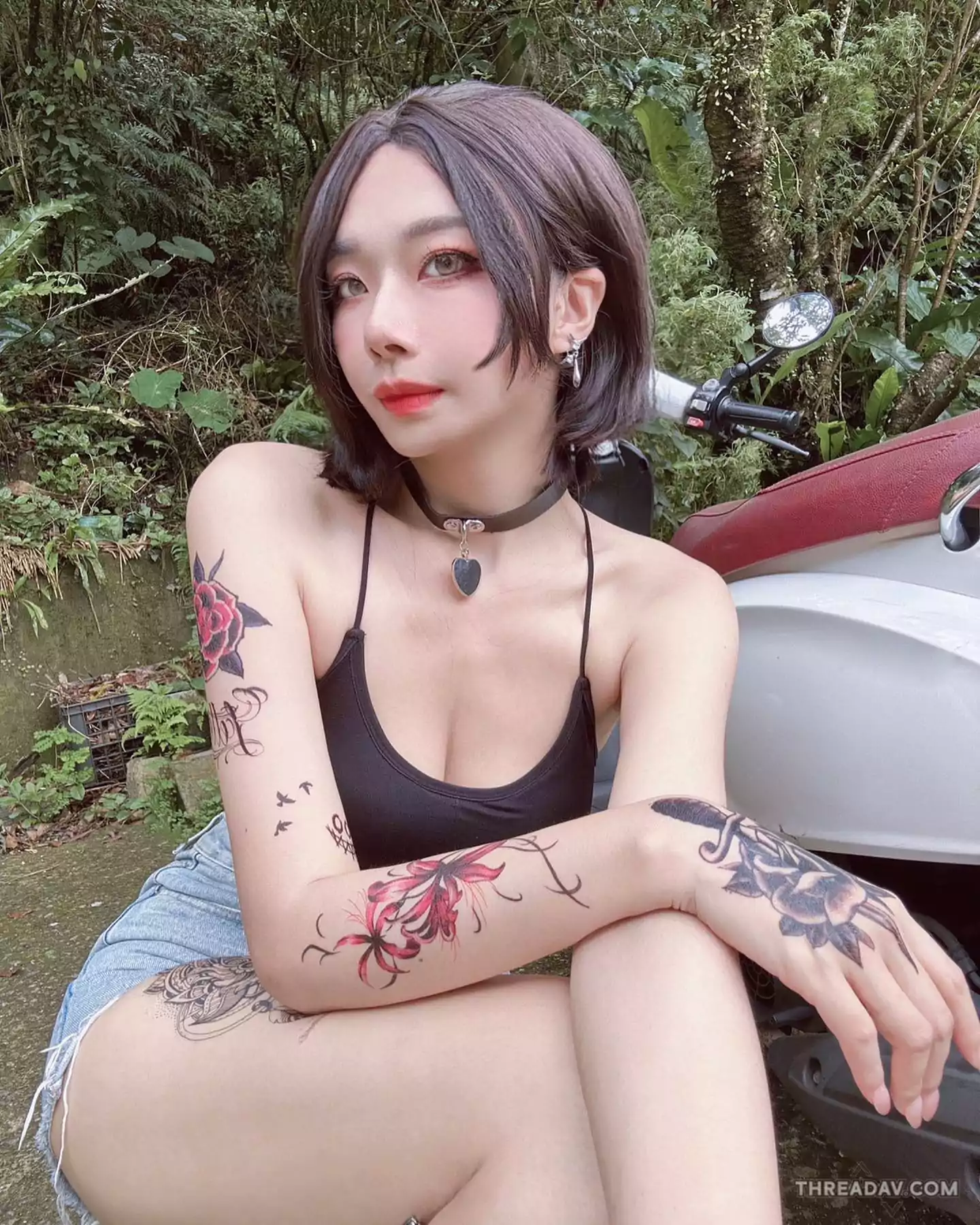 北宜必訪！Cosplayer「甘娜Ping」驚豔現身，超凡「爆乳美背」cosplay魅力全開！- 網路美女