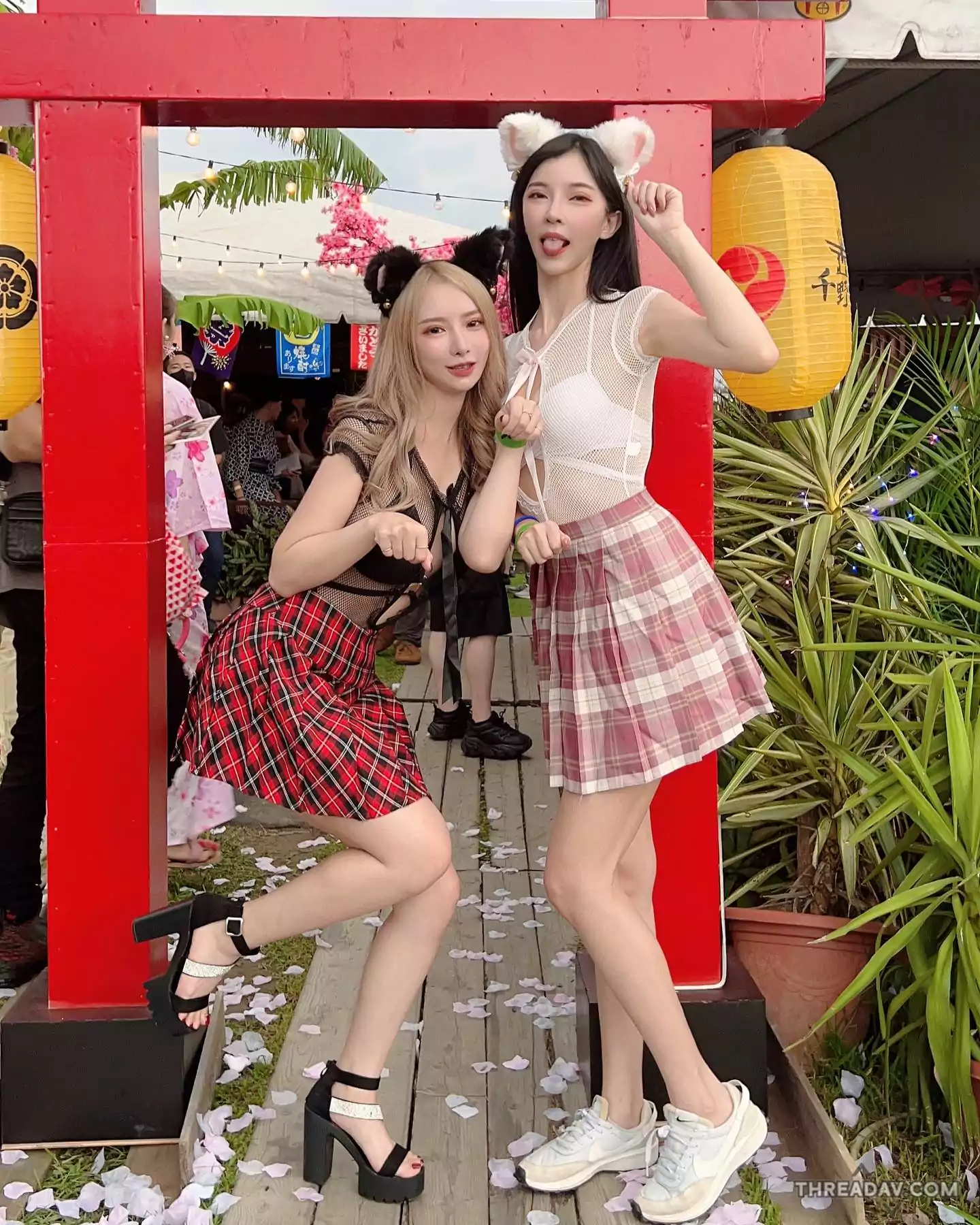 七夕特輯：丁丁與蘿莉的姊妹丼遊戲，E級美乳互撞狂歡盛宴 - 網路美女爭相收養