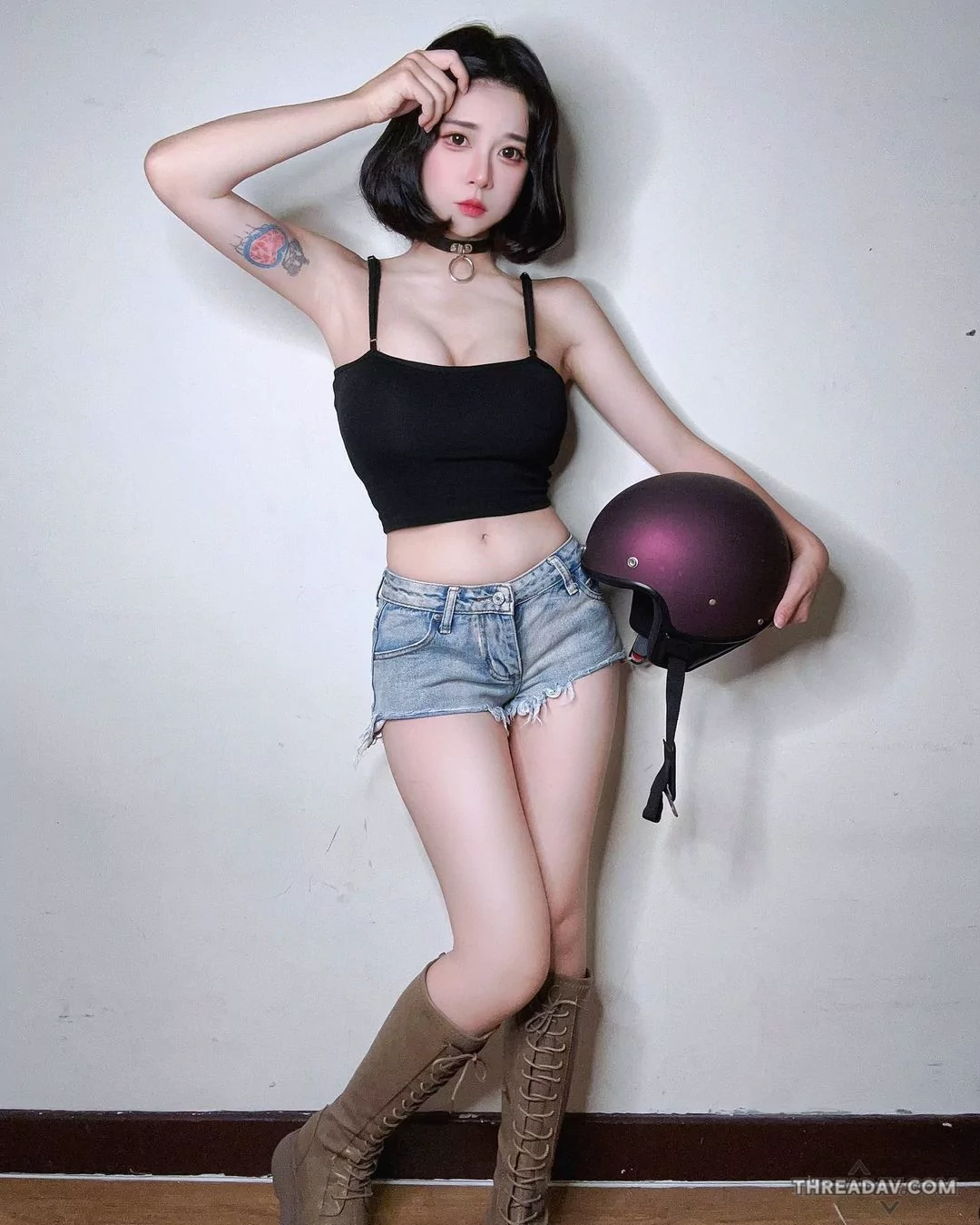趙宇喬完美詮釋《山道猴子》火辣超商女友，網友驚豔其美腿魅力！