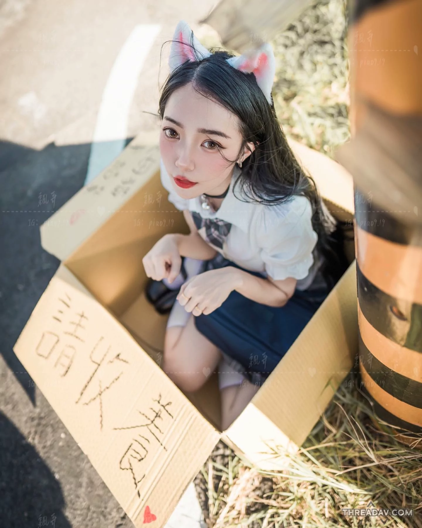 「飄哥」路邊野貓求收養！「媚眼狂電」粉絲秒抱走驚喜！- 網路美女