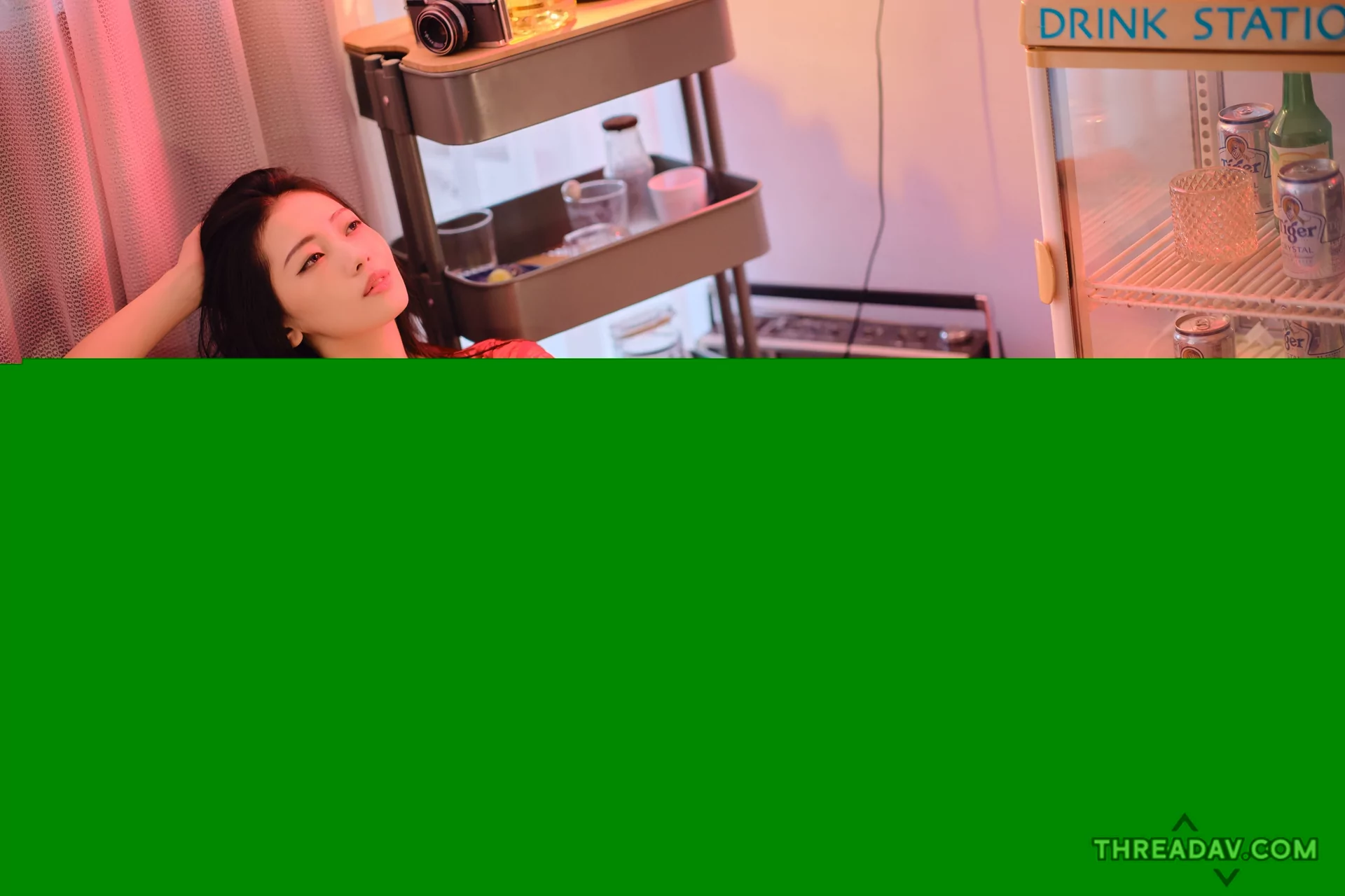 「暮光」港風美女的迷人誘惑！火辣睡袍展現極致美體，網友瘋狂點讚