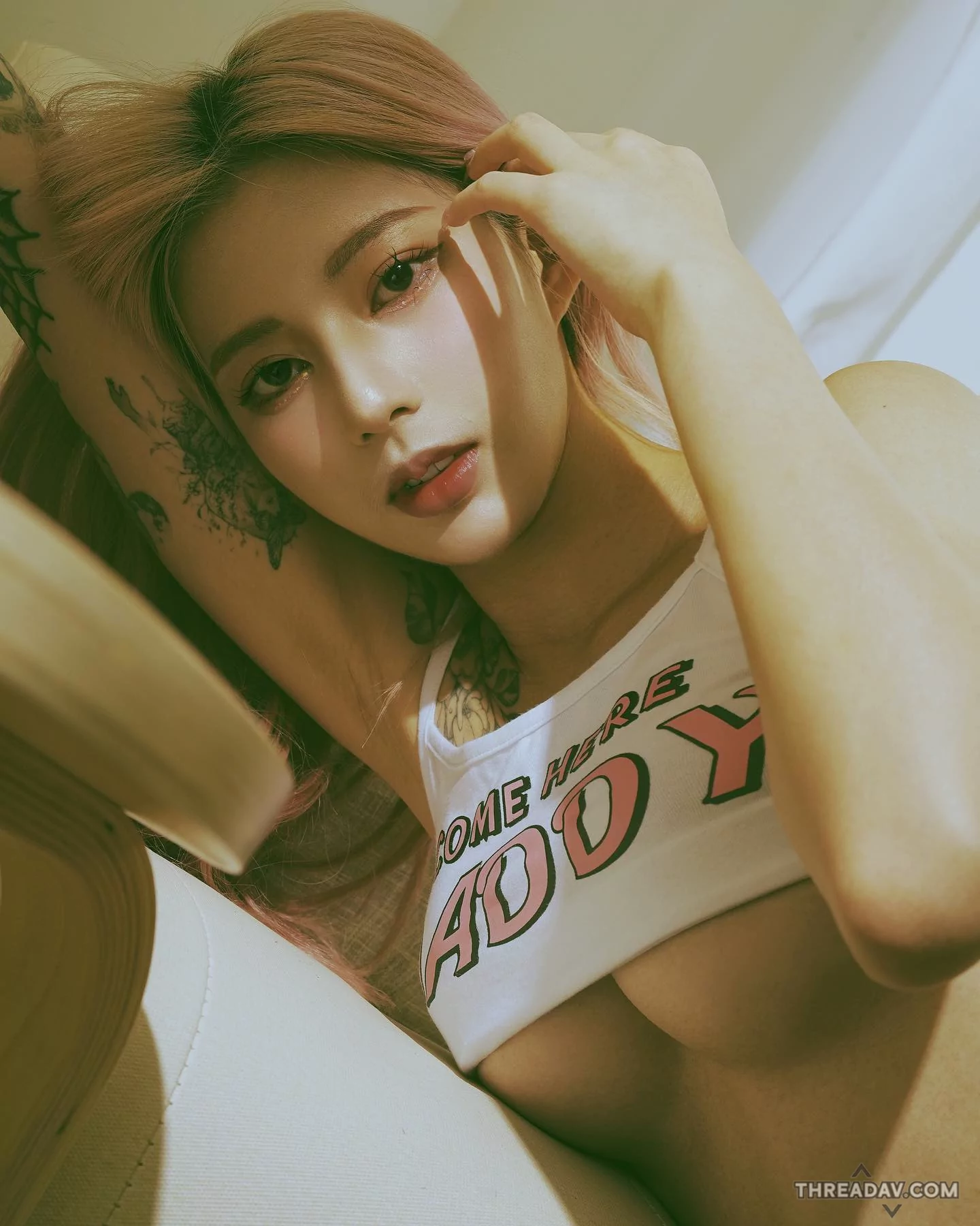 小宅尤物「凱樂Anna」性感炸裂！「兇猛半球」號召全台Daddy必看！