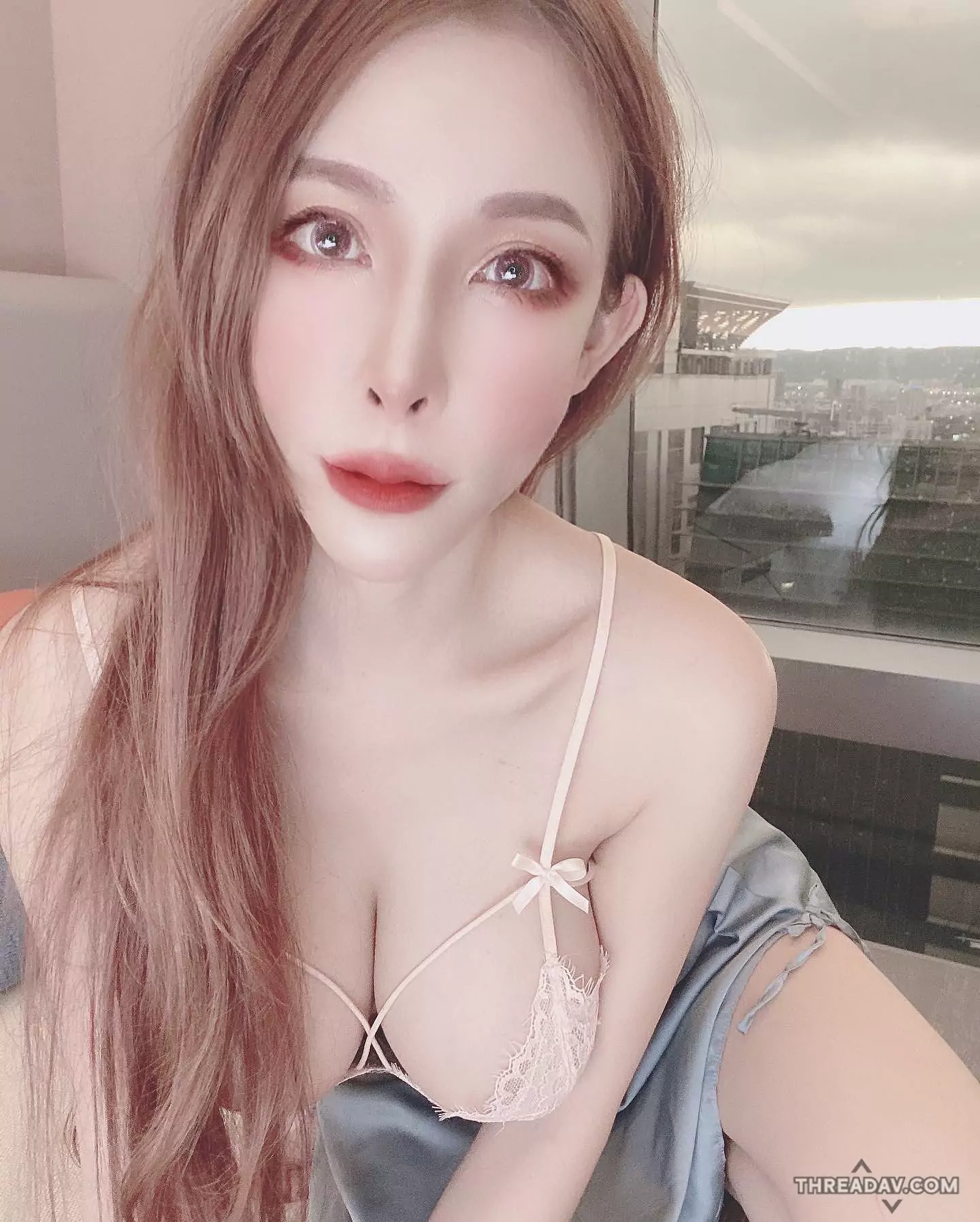 台灣性感女優翁雨澄穿睡衣露渾圓E奶！網友瘋傳