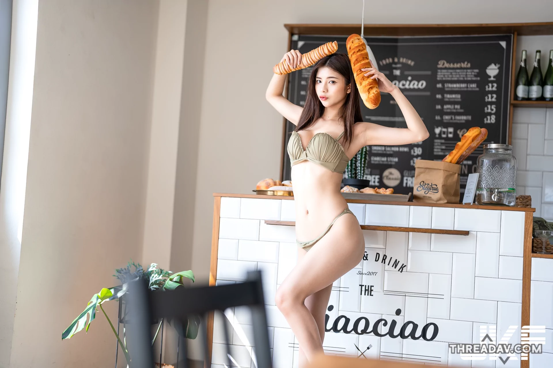 性感正妹「米恩」比基尼下午茶，曲線誘人爆乳秀！ - 網路美女