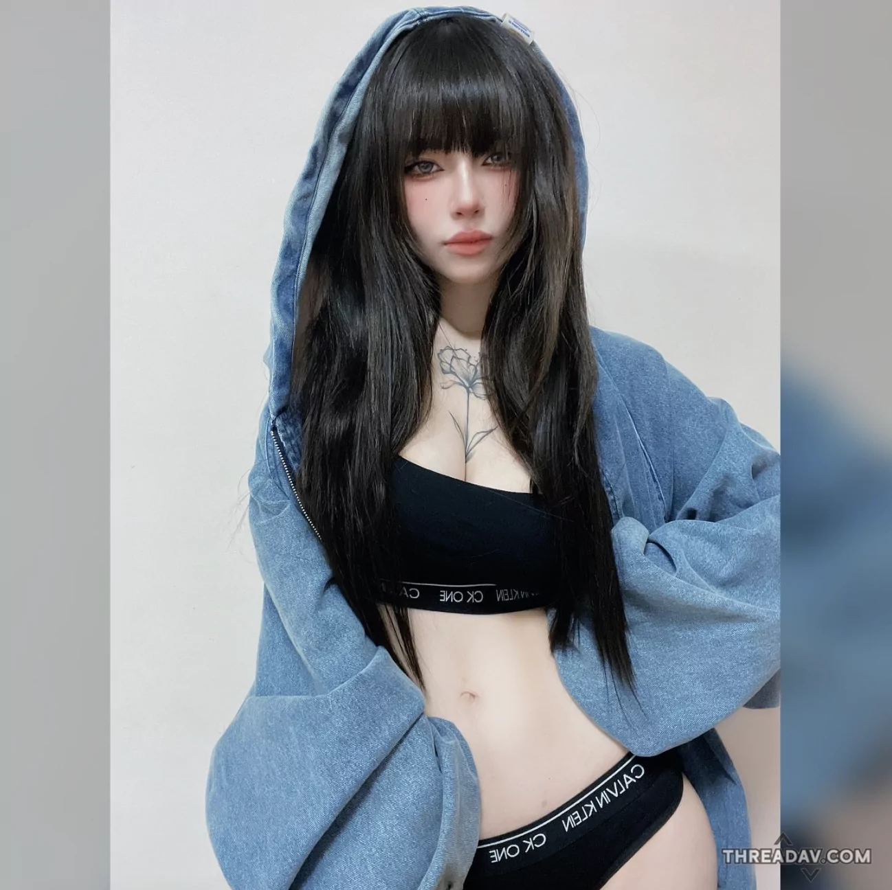 混血美女「古榕榕」豪乳彈出！這樣穿牛仔外套才性感！- 網路美女