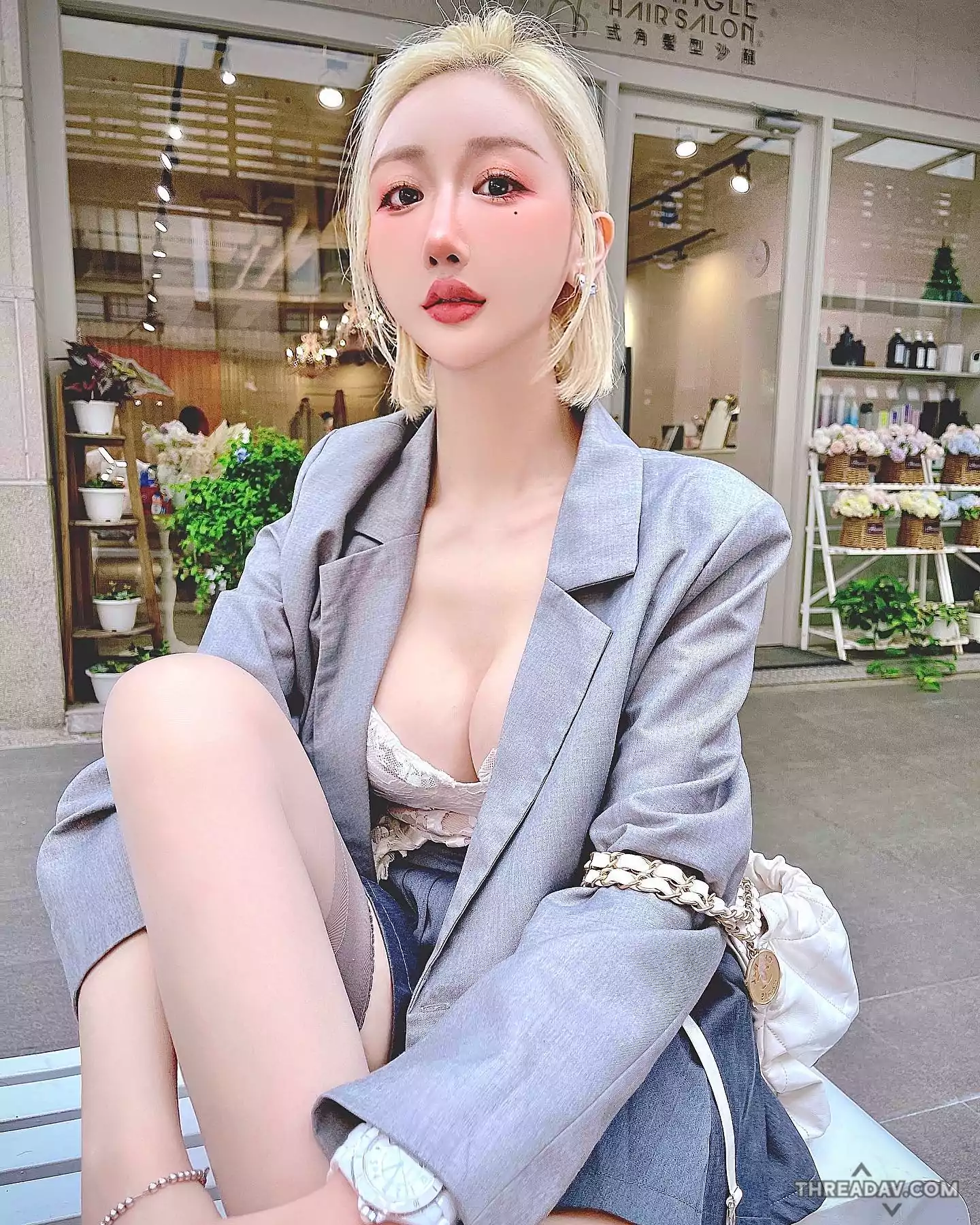 「性感辣妹葉妮妮Minnie大膽裸露！美腿+小褲褲一次滿足你的視覺享受 - 網路美女」