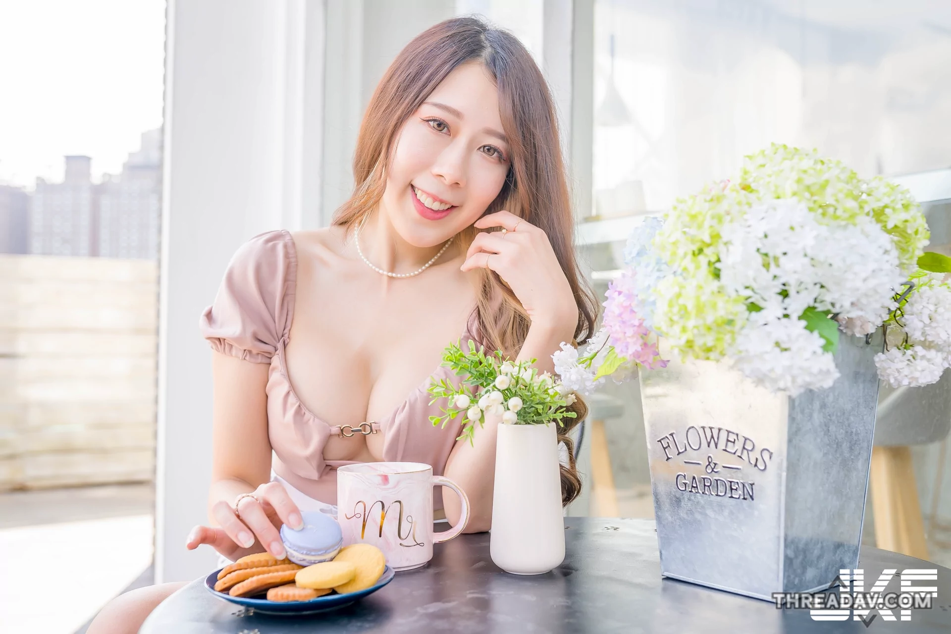 「貝貝Beibei」火辣爆乳穿搭！享受悠閒午後時光，巨乳長腿妹迷人魅力 - 網路美女