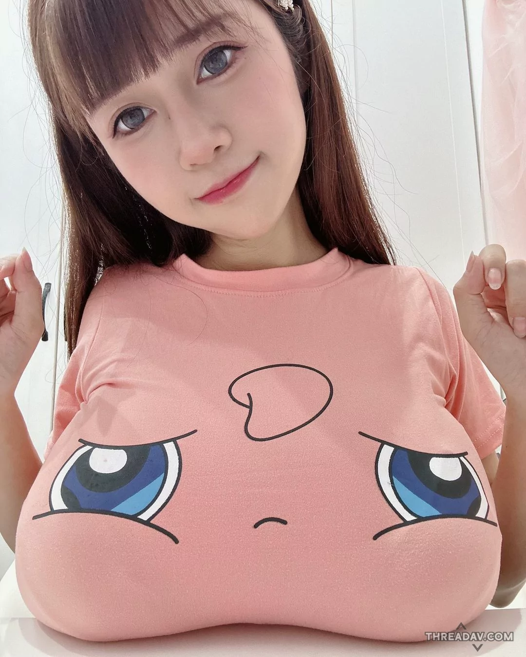 網路美女「安希Vicky」炫耀小愛寵，粉絲超想伸手捏！
