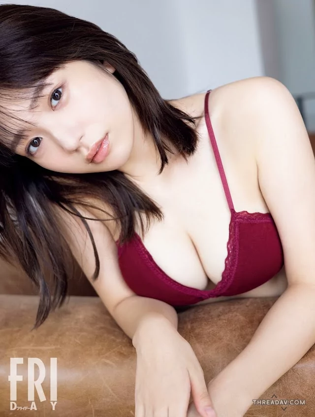 「Z 世代最強童顏美乳！前女團成員最新寫真辣翻」 - 網路美女