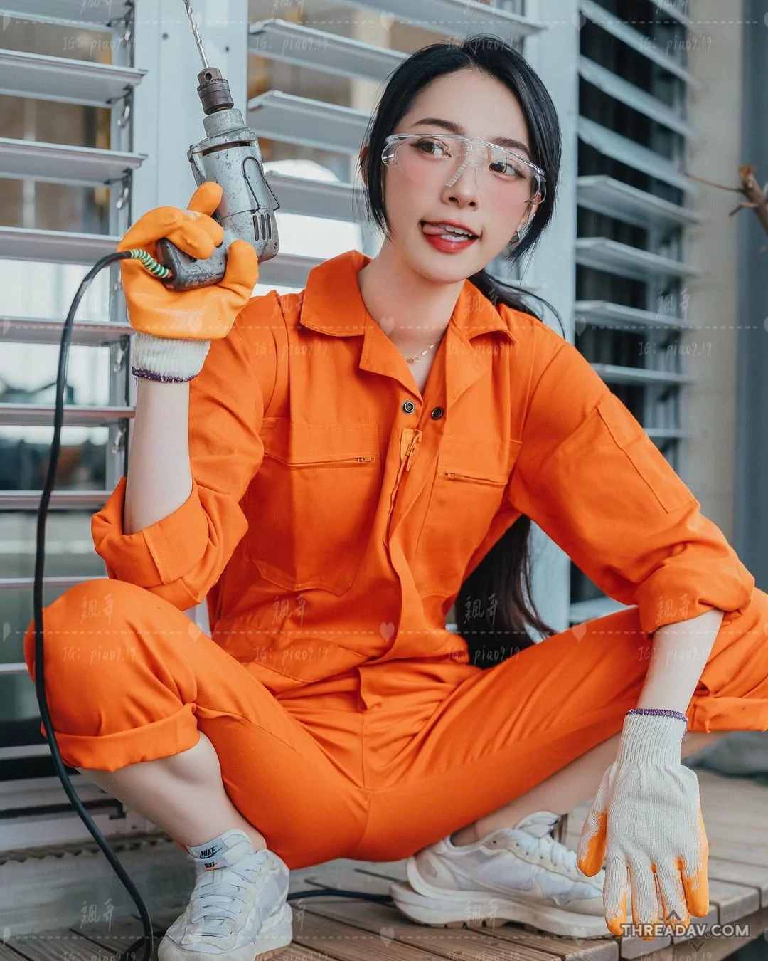 正妹維修員「飄哥」工作服下的驚人神秘！網友驚呼「修肝」必備