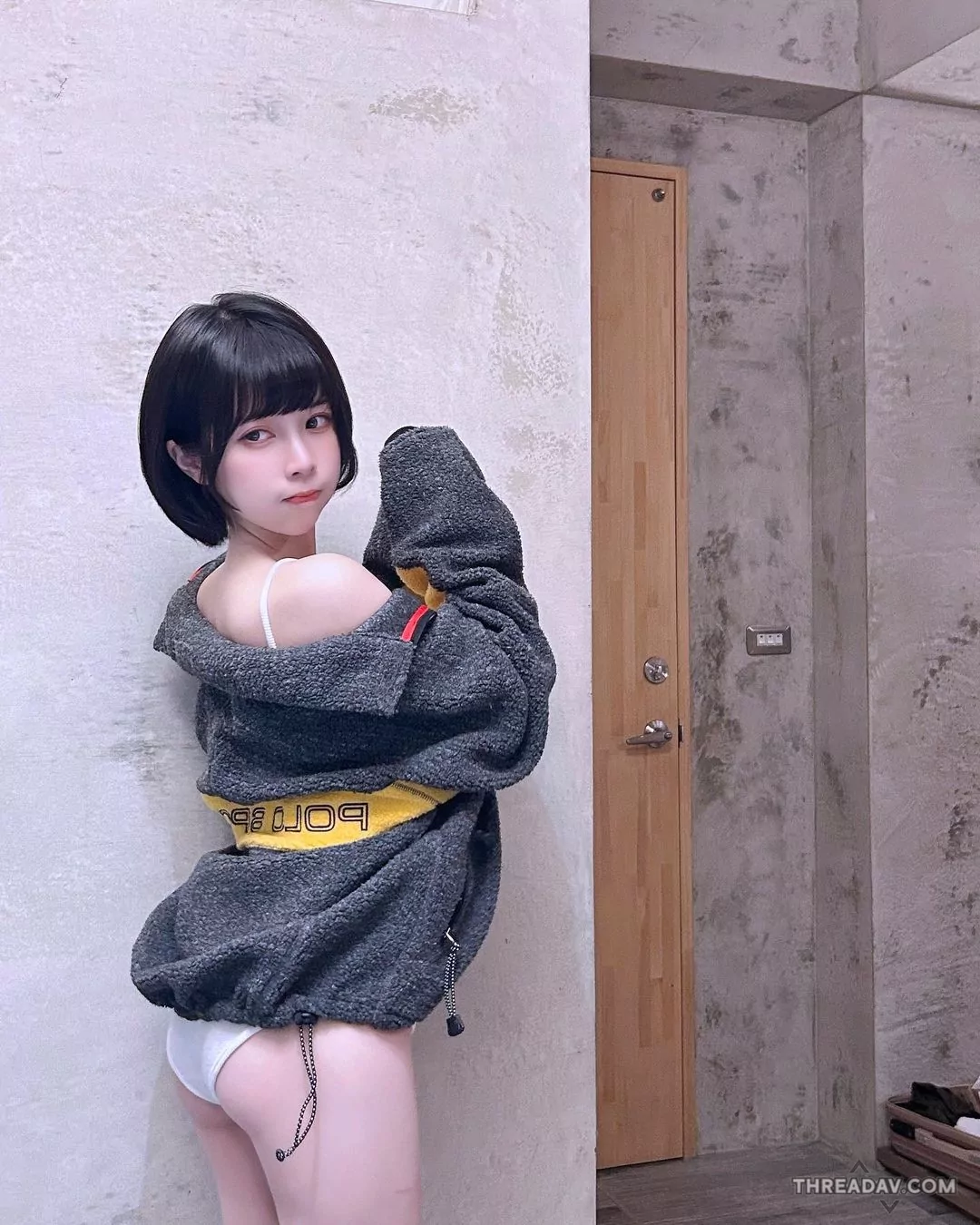 淘氣正妹Chubby糖 穿男友衣「香肩下溢蜜香」引網友瘋狂！