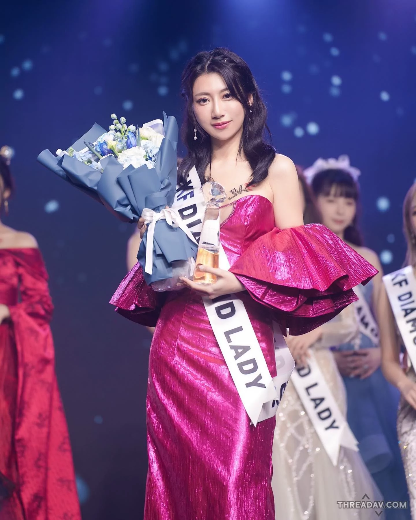 露香肩美乳！比特啾啾甜美正妹優雅出席JKF百大女郎頒獎典禮 - 網路美女