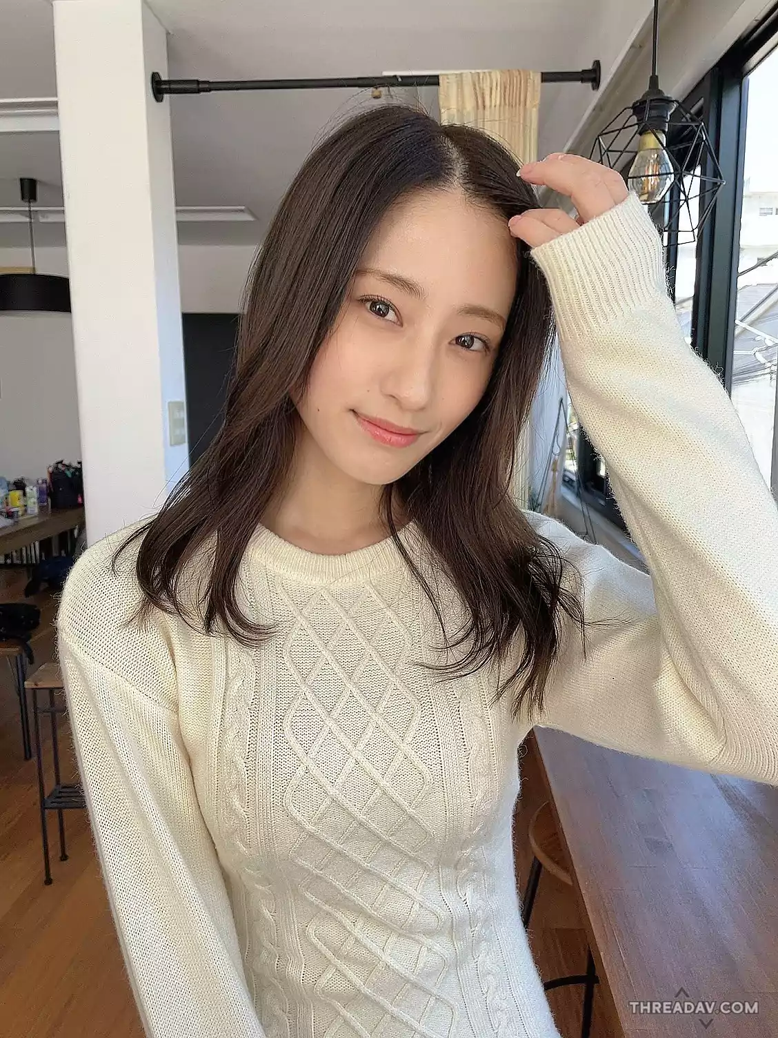 日本「最強隱乳」正妹解放 F 級身材！驚喜上空照曝光 - 網路美女熱話