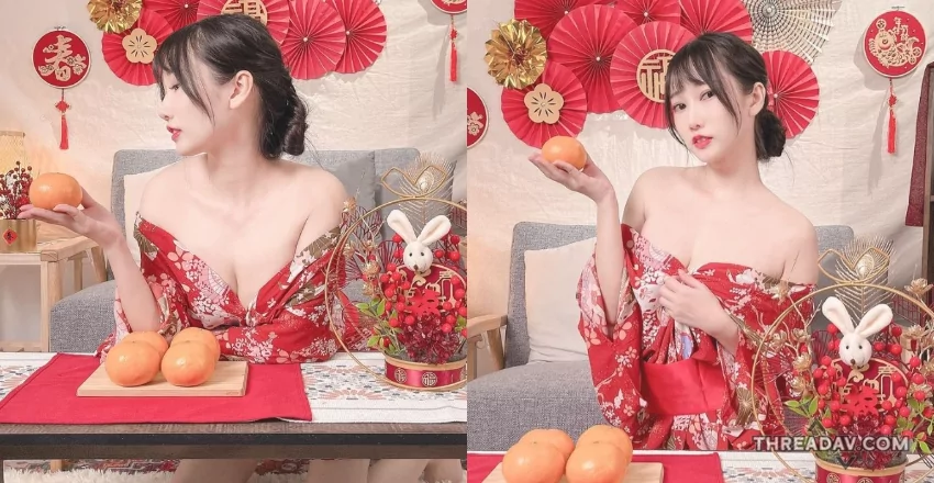 Yvie爆乳祝福！低胸手捧柑橘，網美送粉絲「大吉大粒」新春祝福