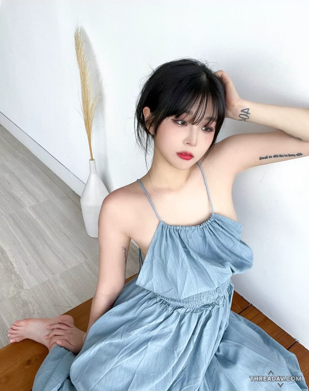 正妹Isabella驚艷網路！貧乳美女展現絕佳身材，色氣十足獲狂讚