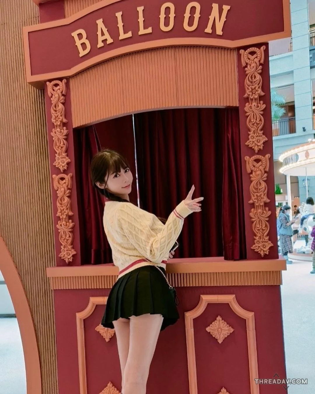 火辣甜心「安希Vicky」聖誕踏點假安份，換上「水嫩屁屁」瞬間吸睛！ - 網路美女