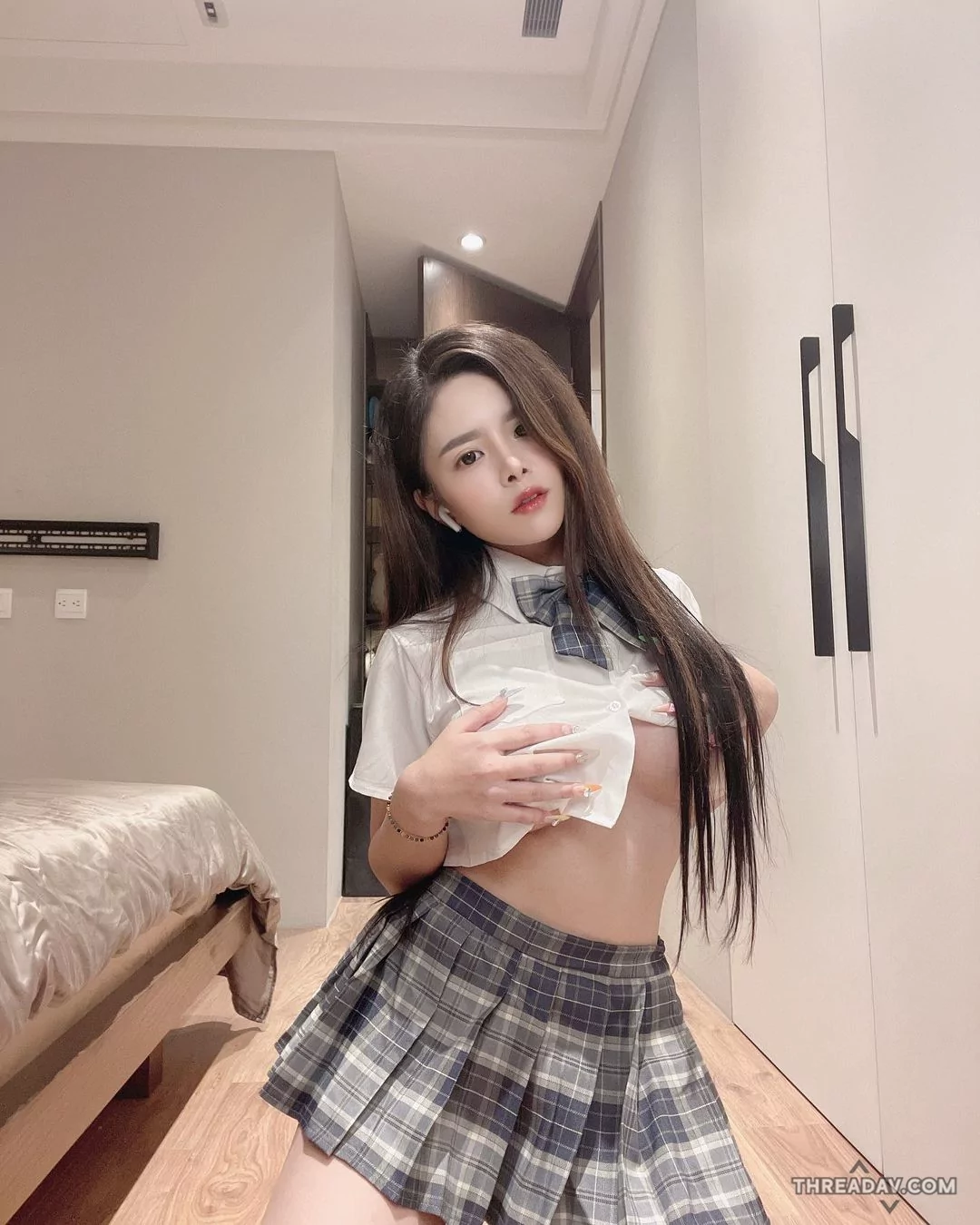 逆骨學生妹洪芯誘惑撩制服，鮮嫩南半球直接洗斷學長理智線！網路美女大爆料