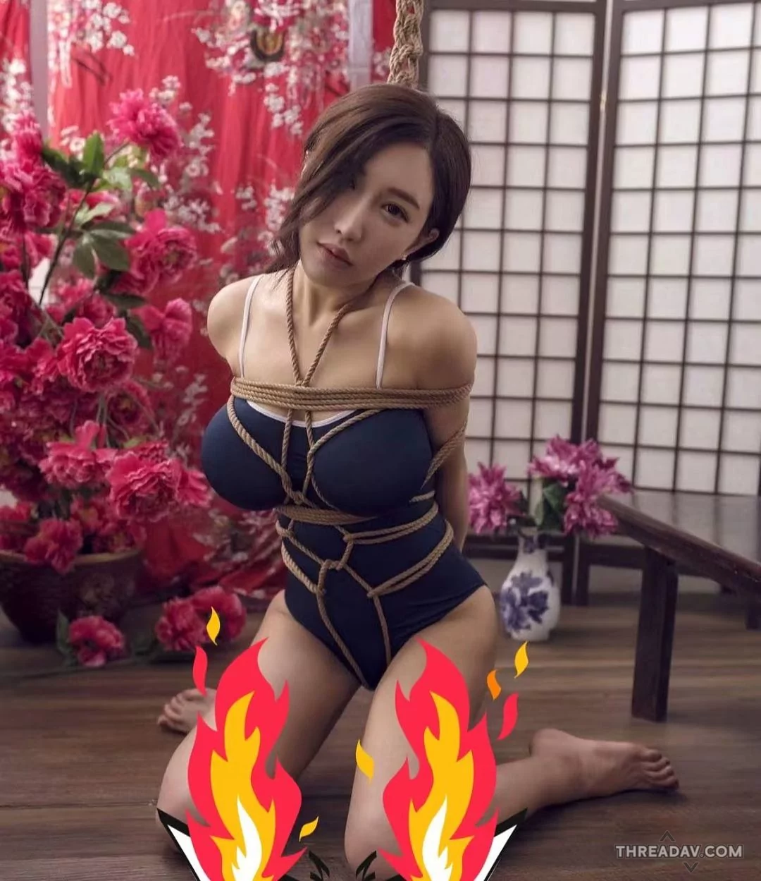 爆紅網紅「媗媗Maggie」遭遇困境，網友緊盯「猛頂雙球」救援行動！- 網路美女大揭秘